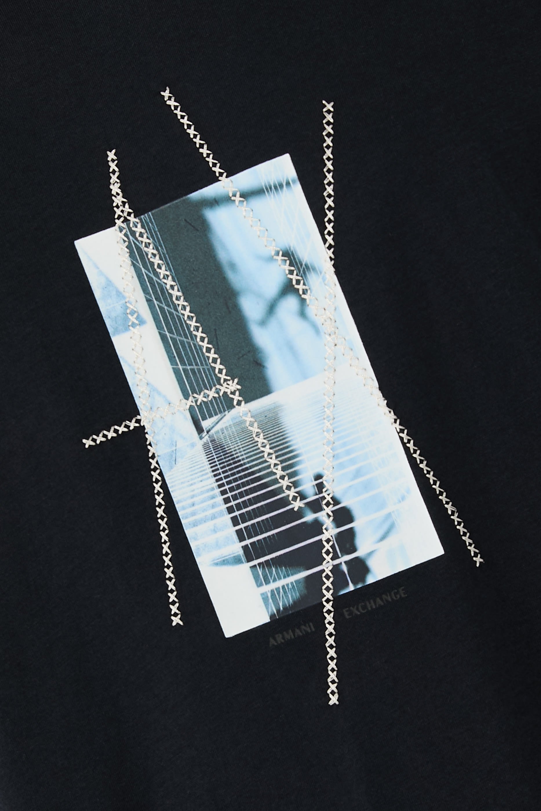  تيشيرت بقصة عادية مزين بطبعة غرافيكية