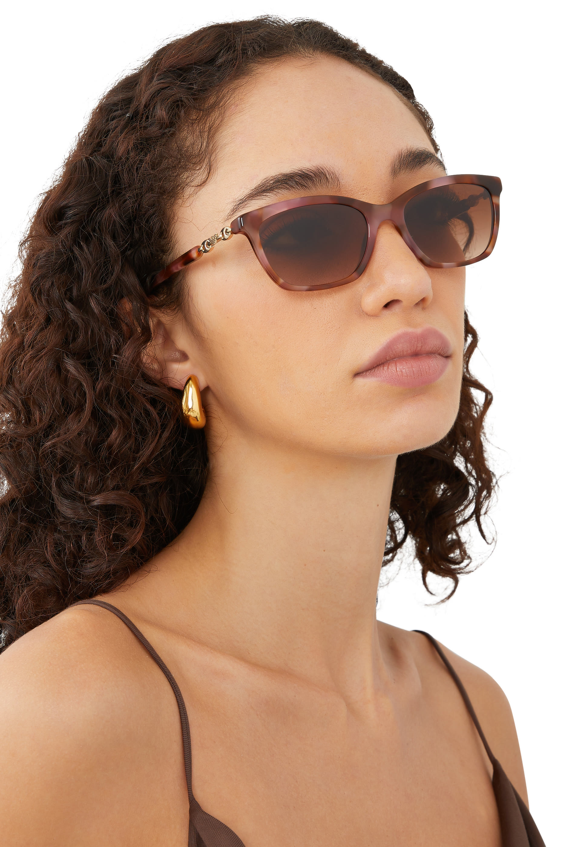 نظارة شمسية بتصميم عين القطة