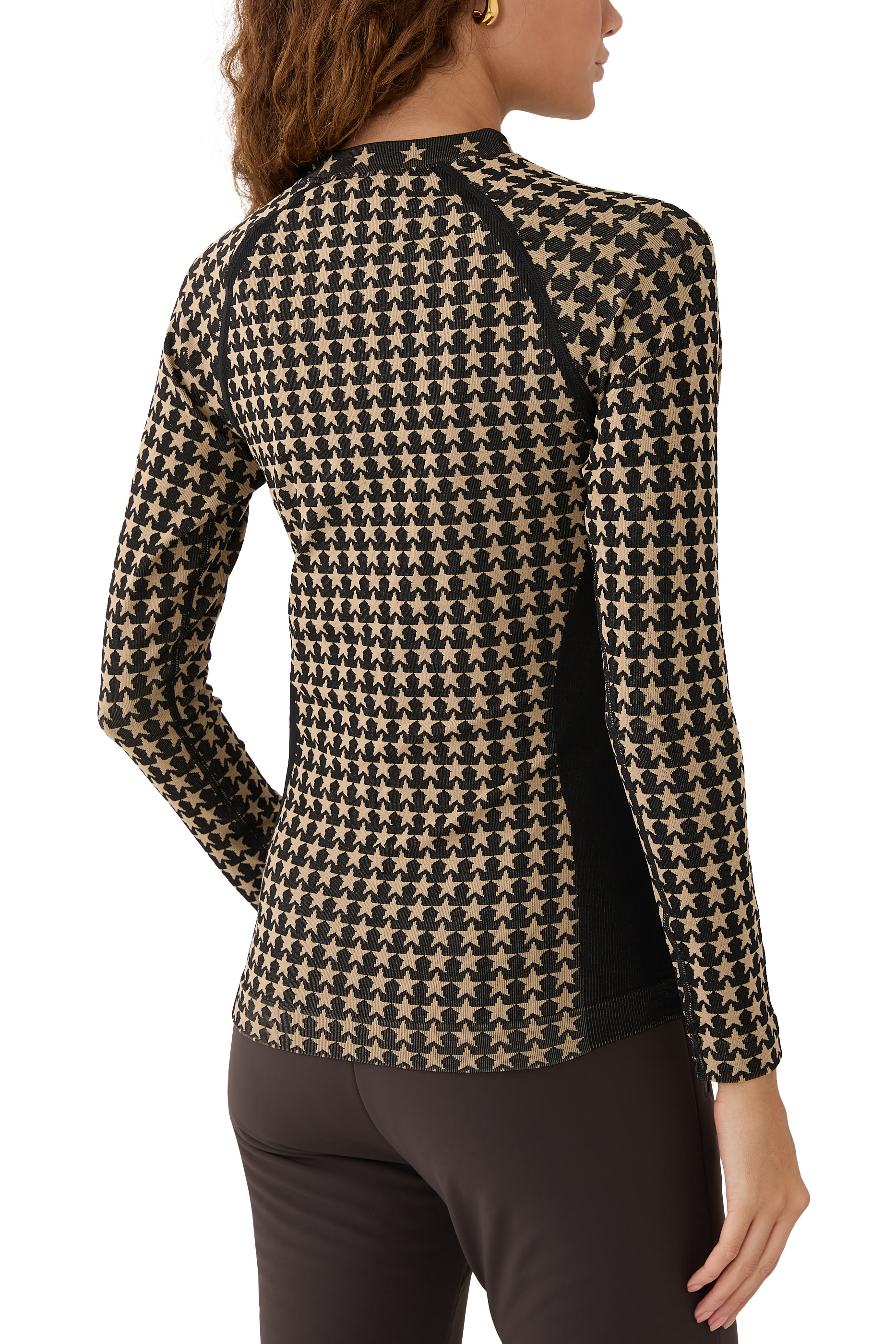 بلوزة بنقشة نجوم