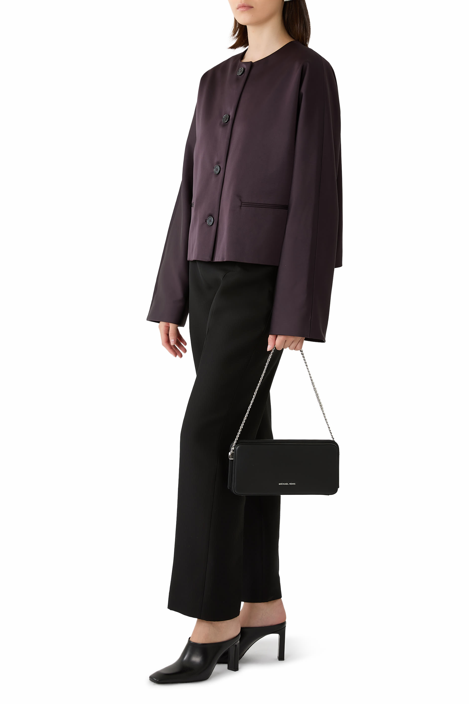 كلاتش بسلسلة وشعار الماركة