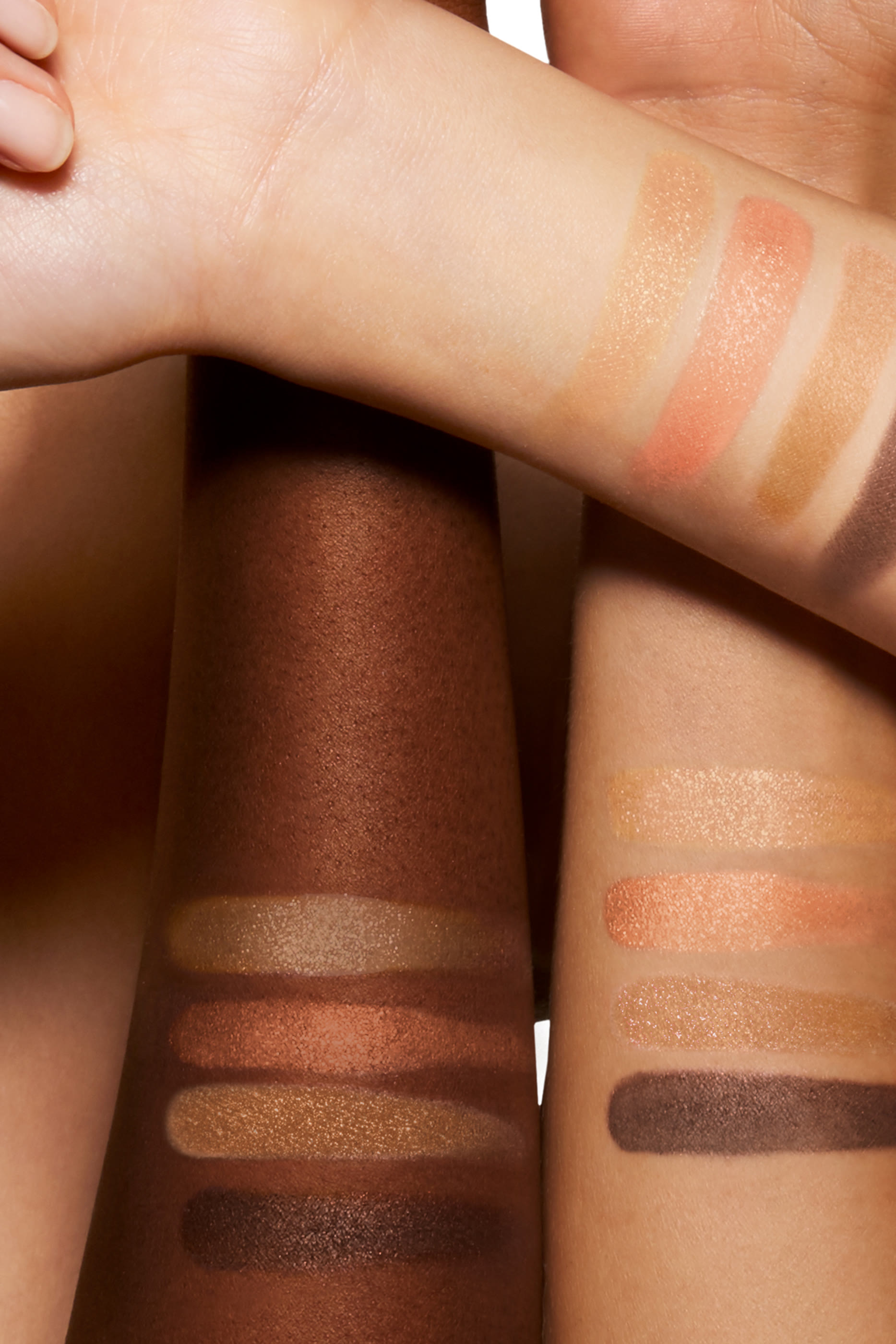 ظلال عيون بأربعة ألوان