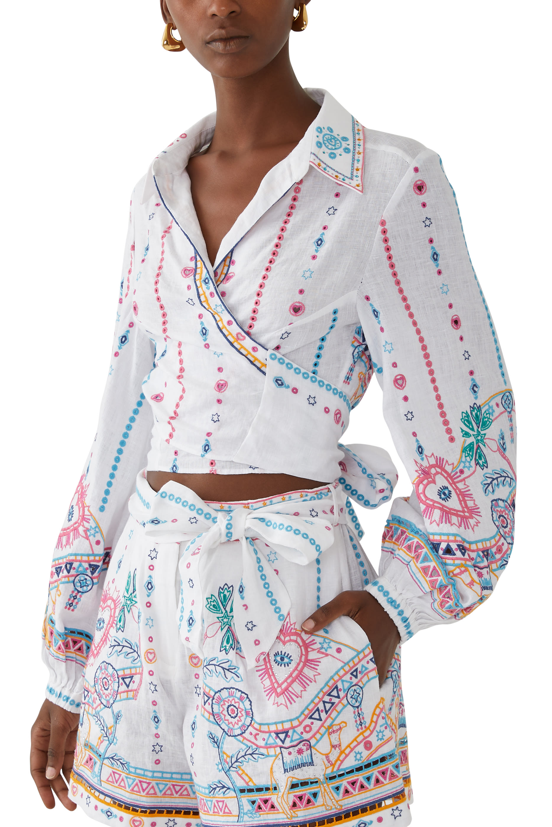 قميص قصير بتصميم ملفوف