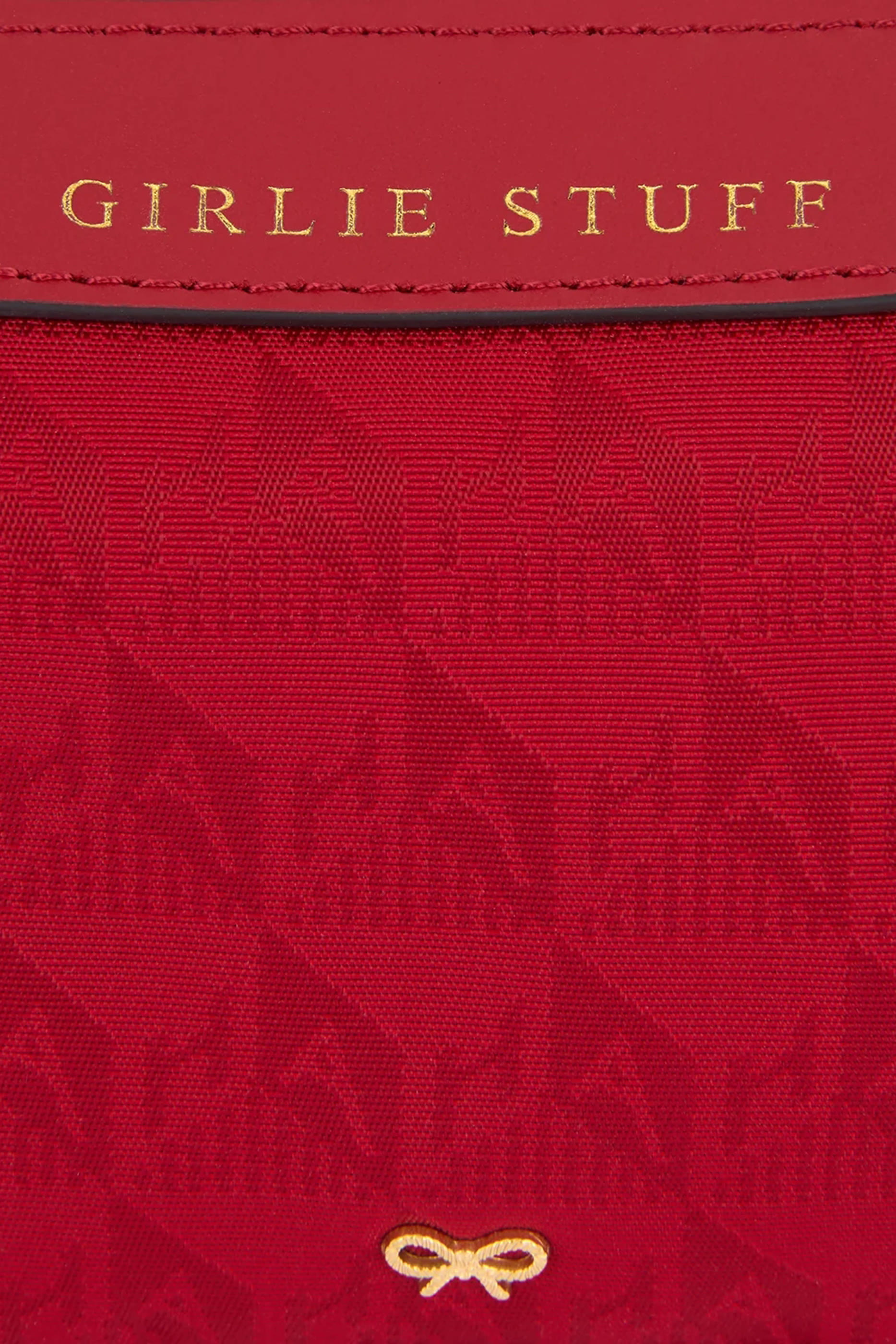 حقيبة صغيرة غيرلي ستاف بشعار الماركة