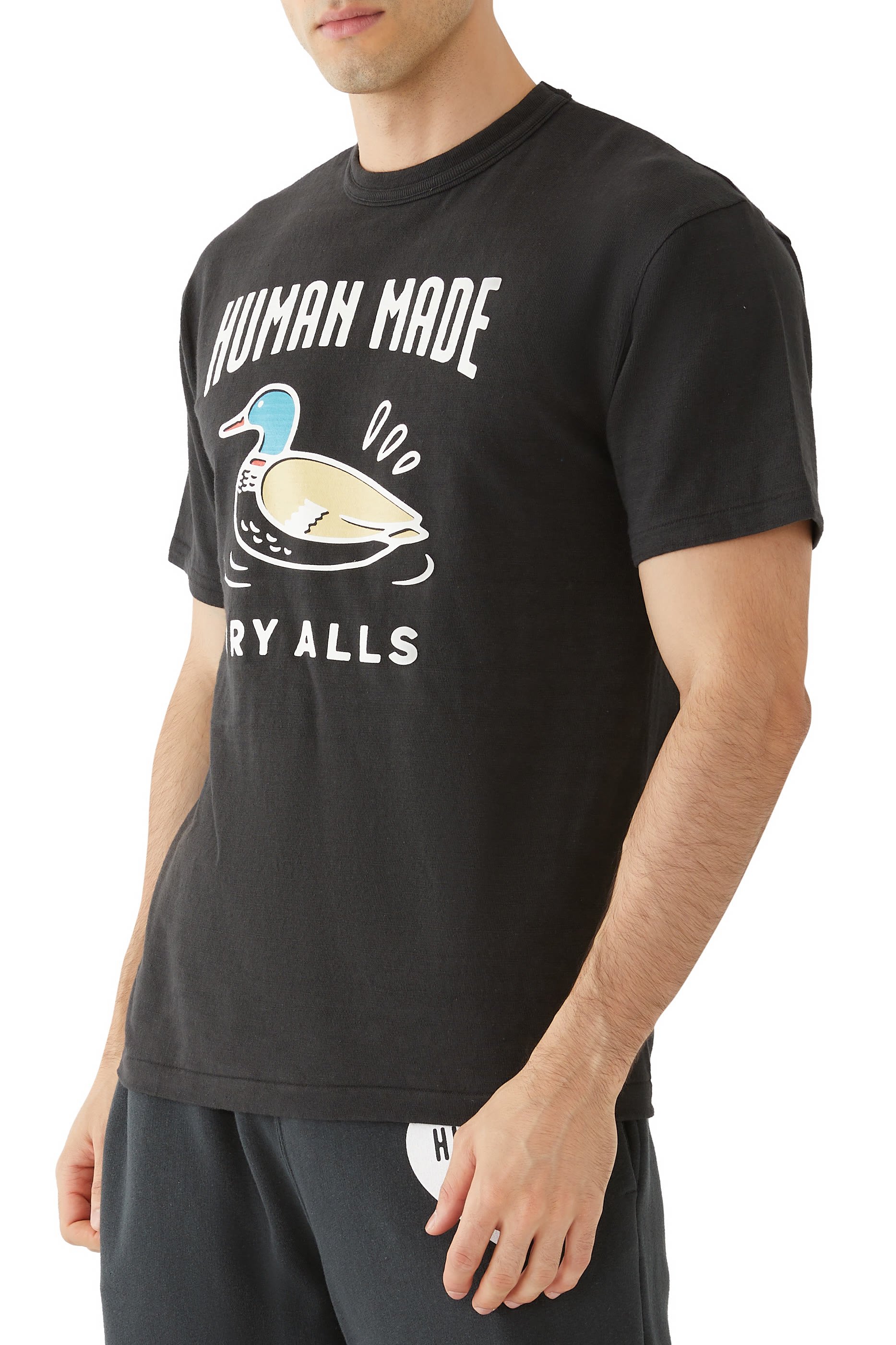 تيشيرت بطبعة غرافيك