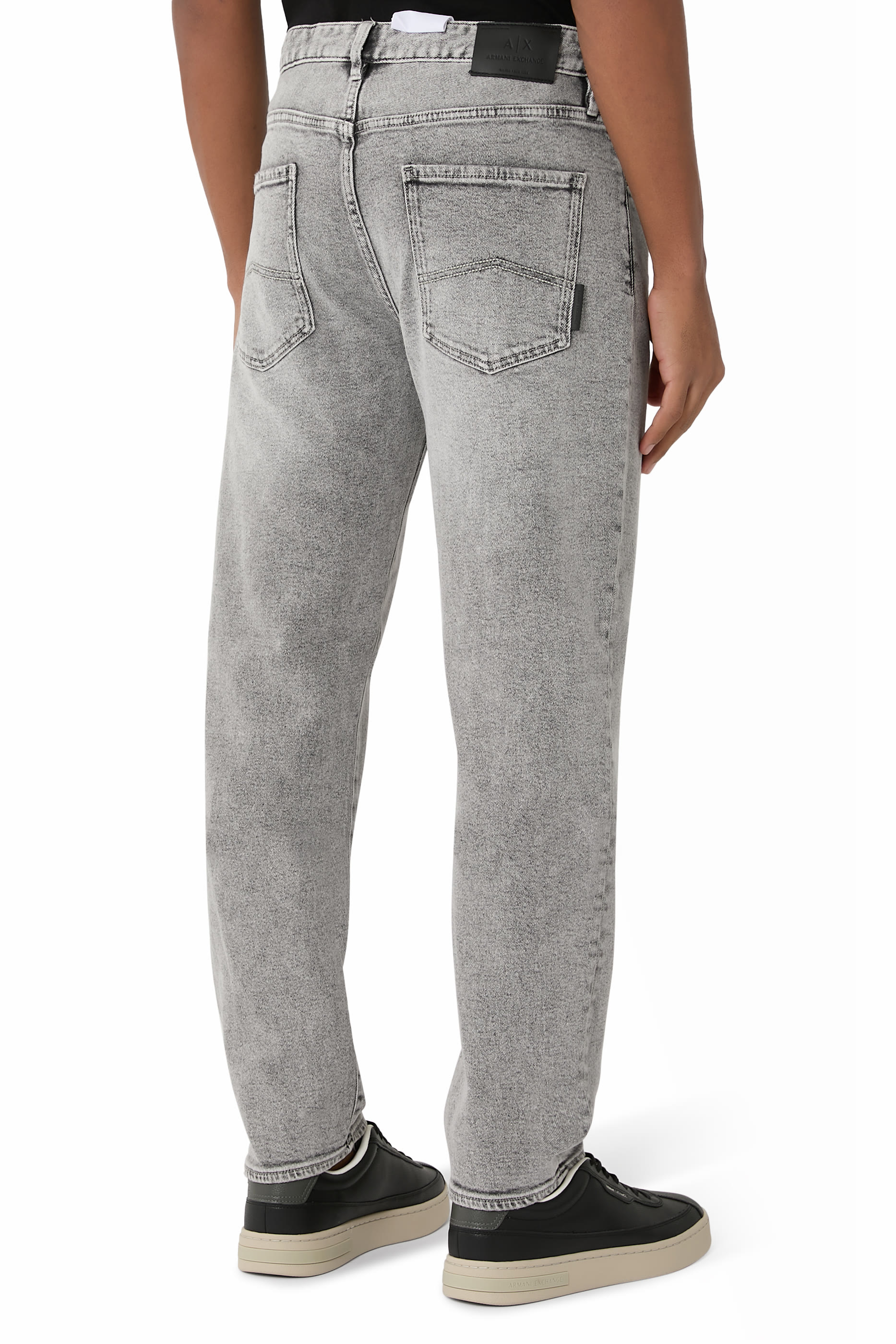 بنطال جينز بقصة ضيقة دنيم