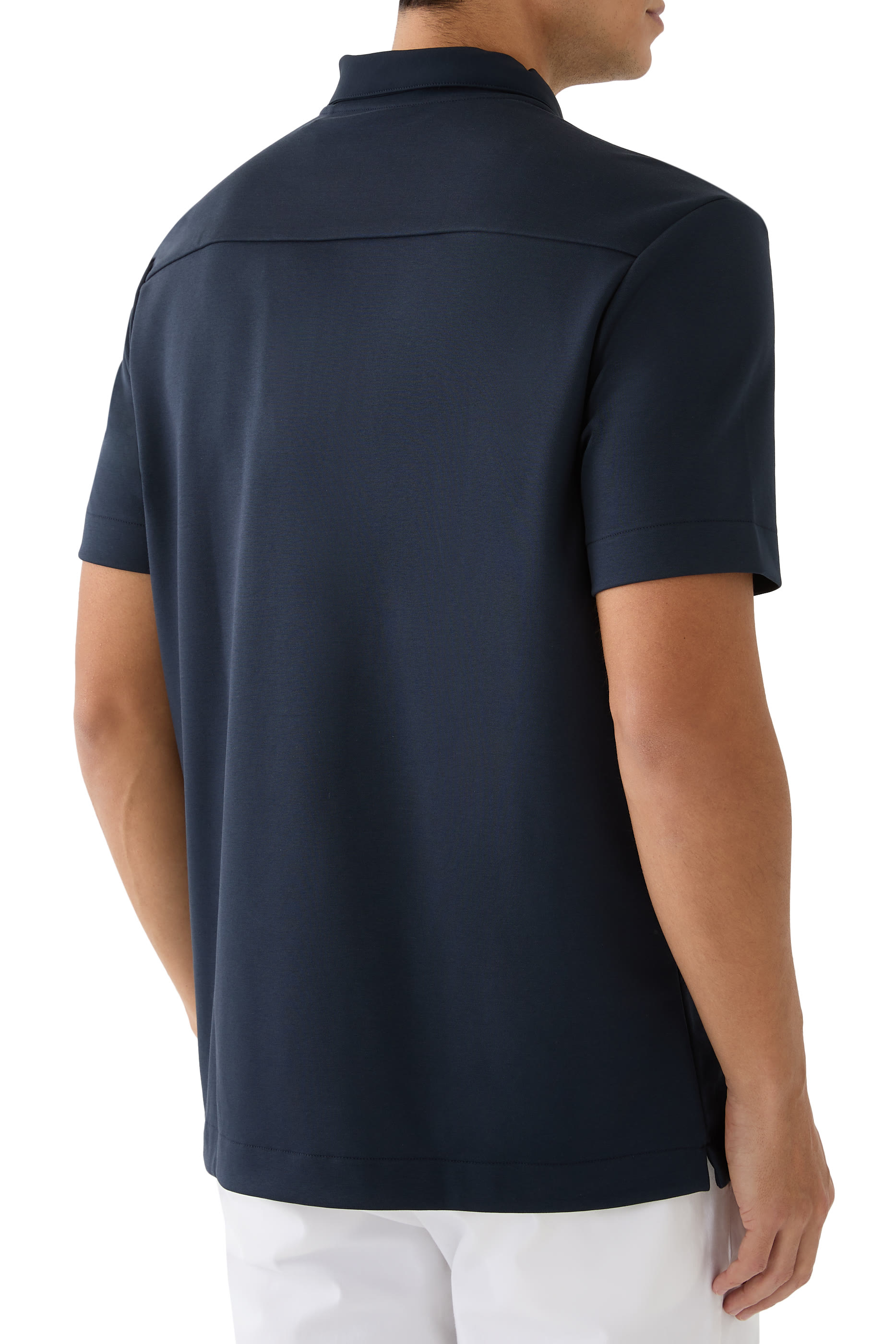 تيشيرت بأكمام قصيرة