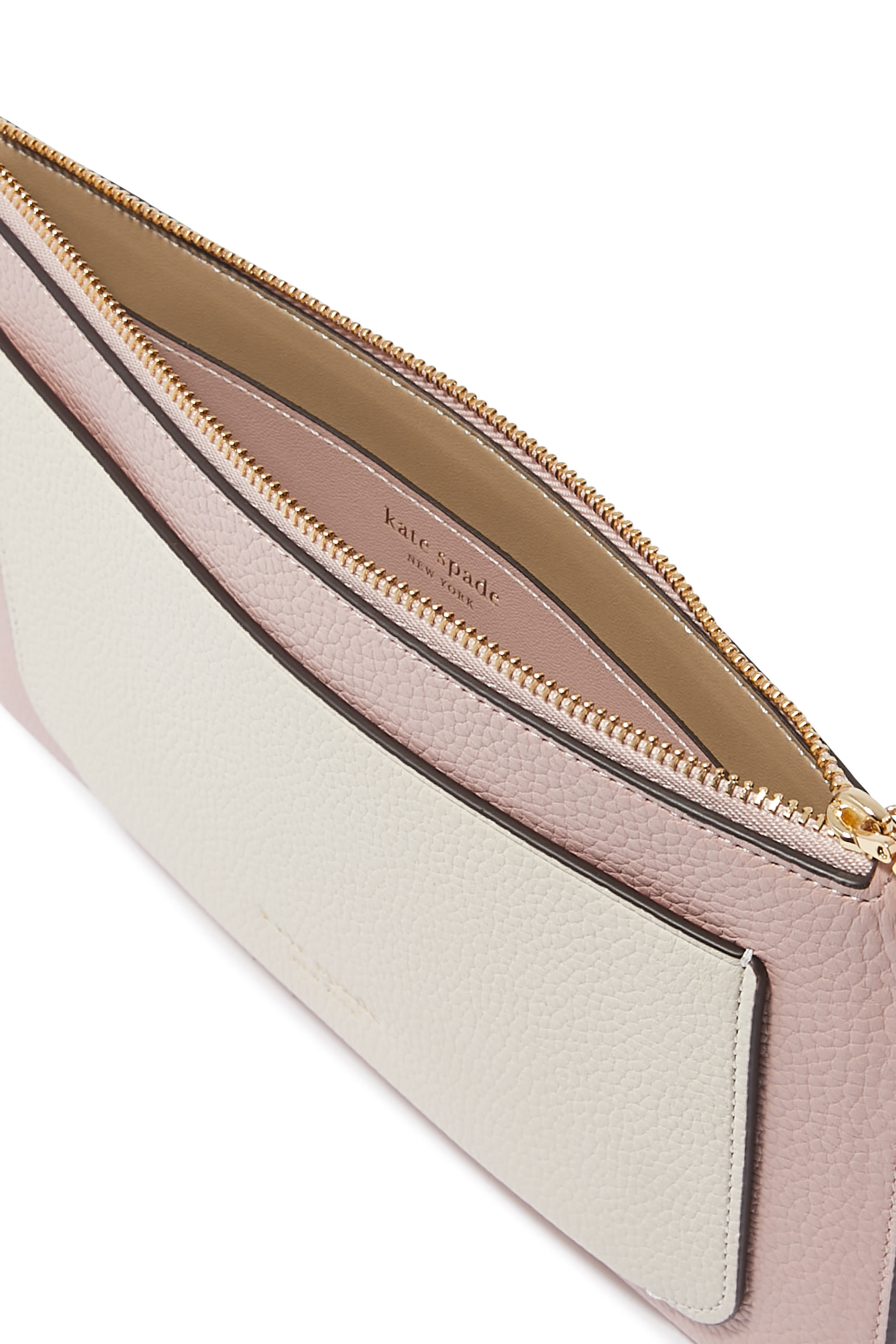 محفظة آفا بتصميم مقسم بألوان