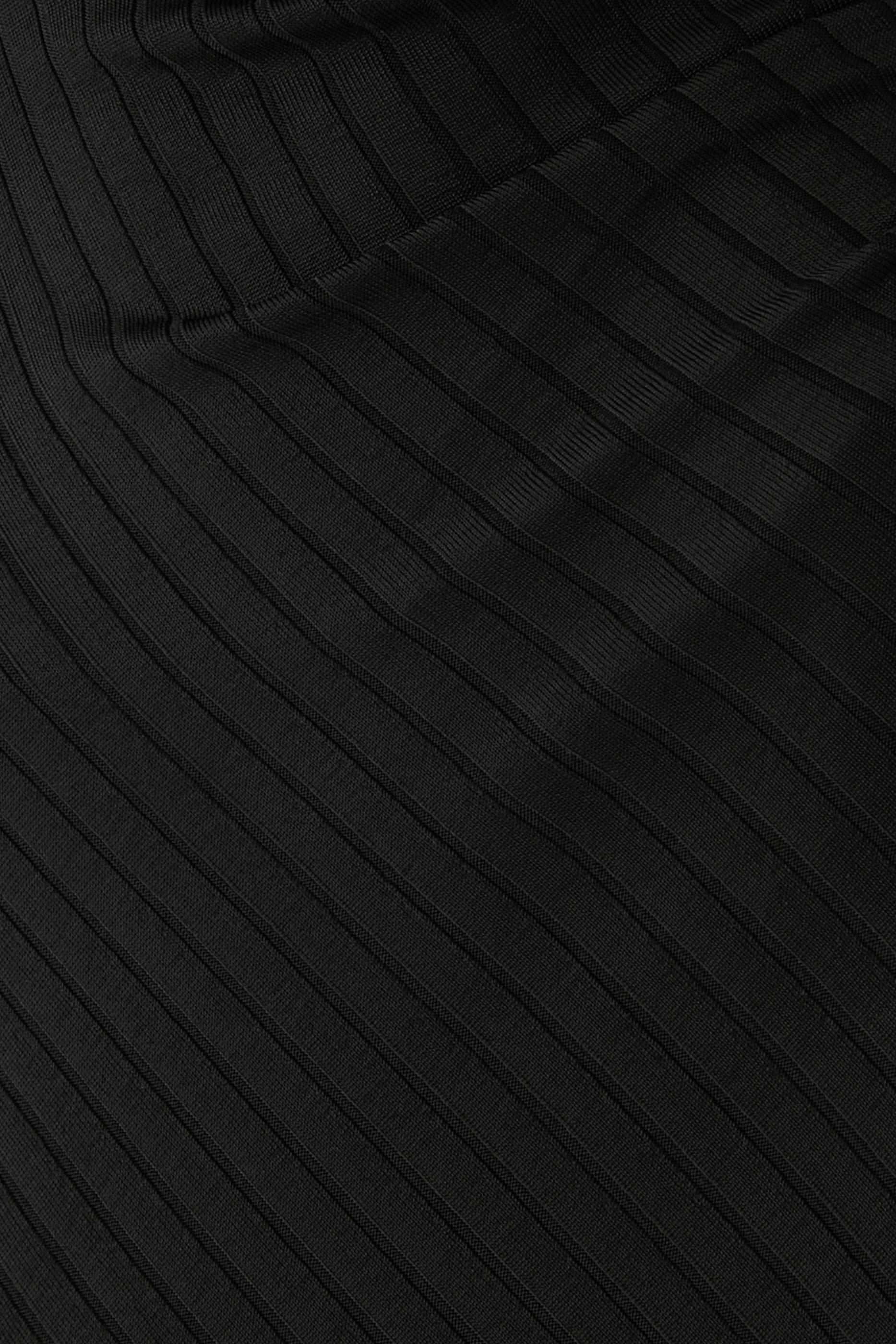 فستان متوسط الطول بياقة عالية قماش مضلع