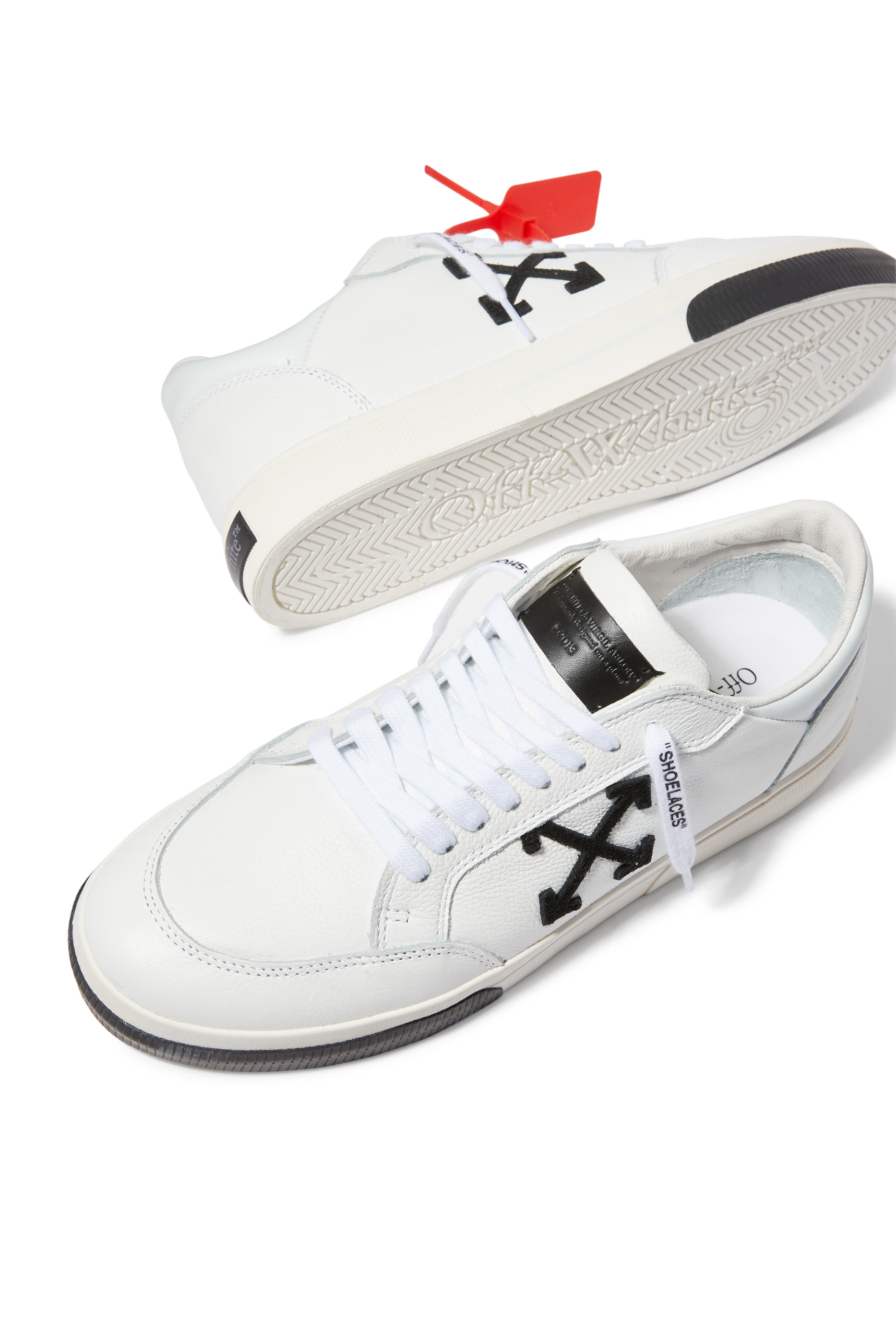 سنيكرز نيو مفلكن بكاحل منخفض