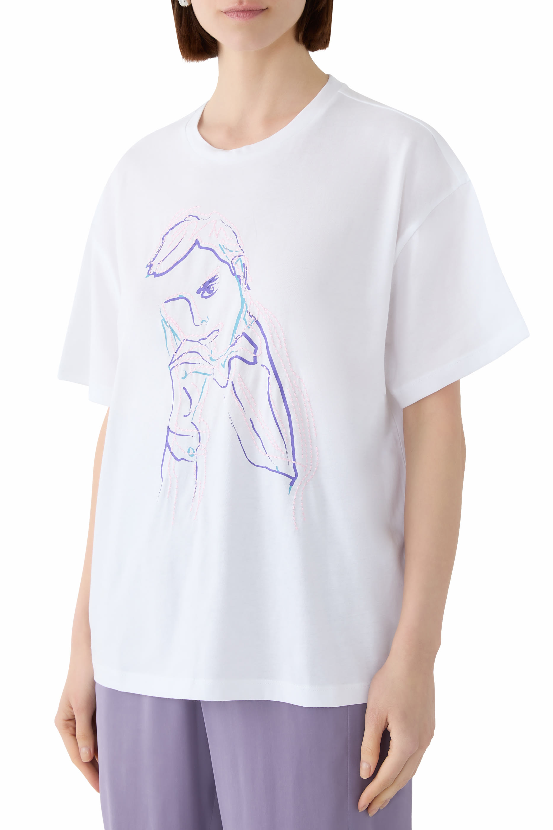 تيشيرت بأكمام قصيرة