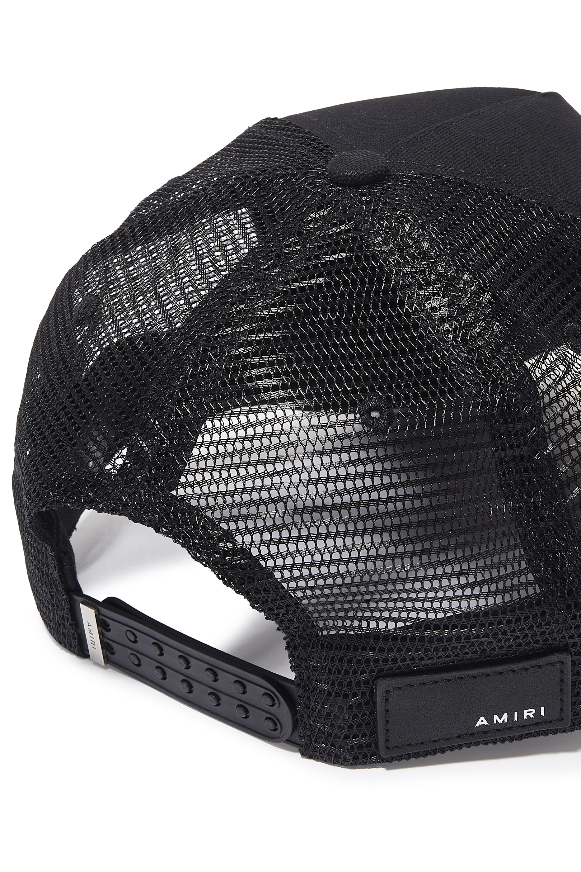 كاب تراكر بشعار الماركة