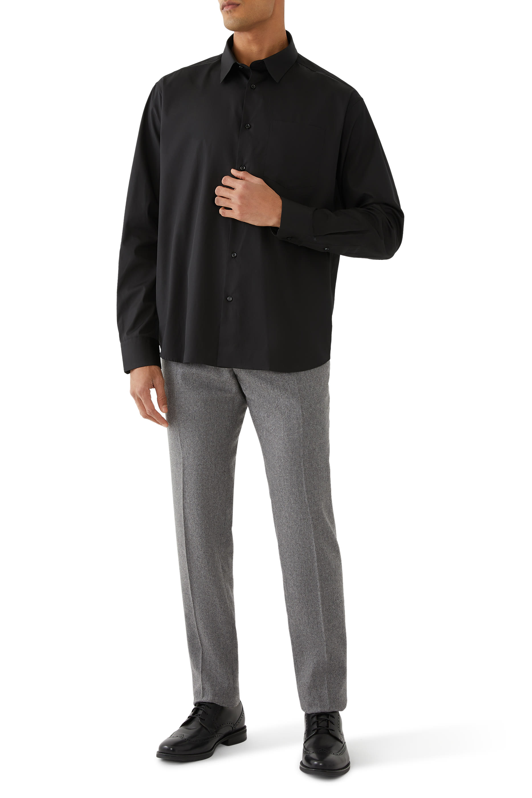 قميص بأكمام طويلة وقصة فضفاضة