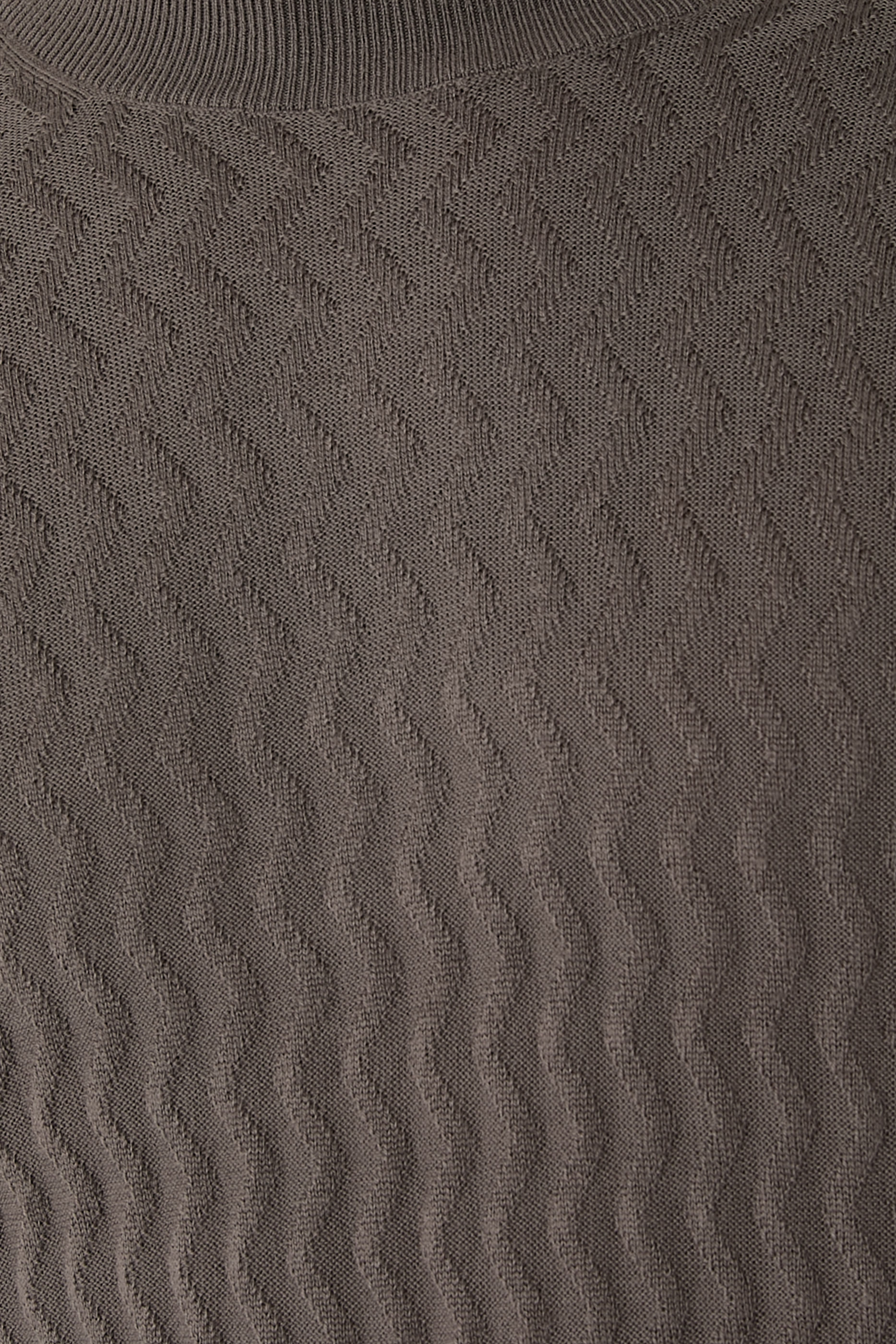 كنزة بتصميم متموج بارزة الملمس