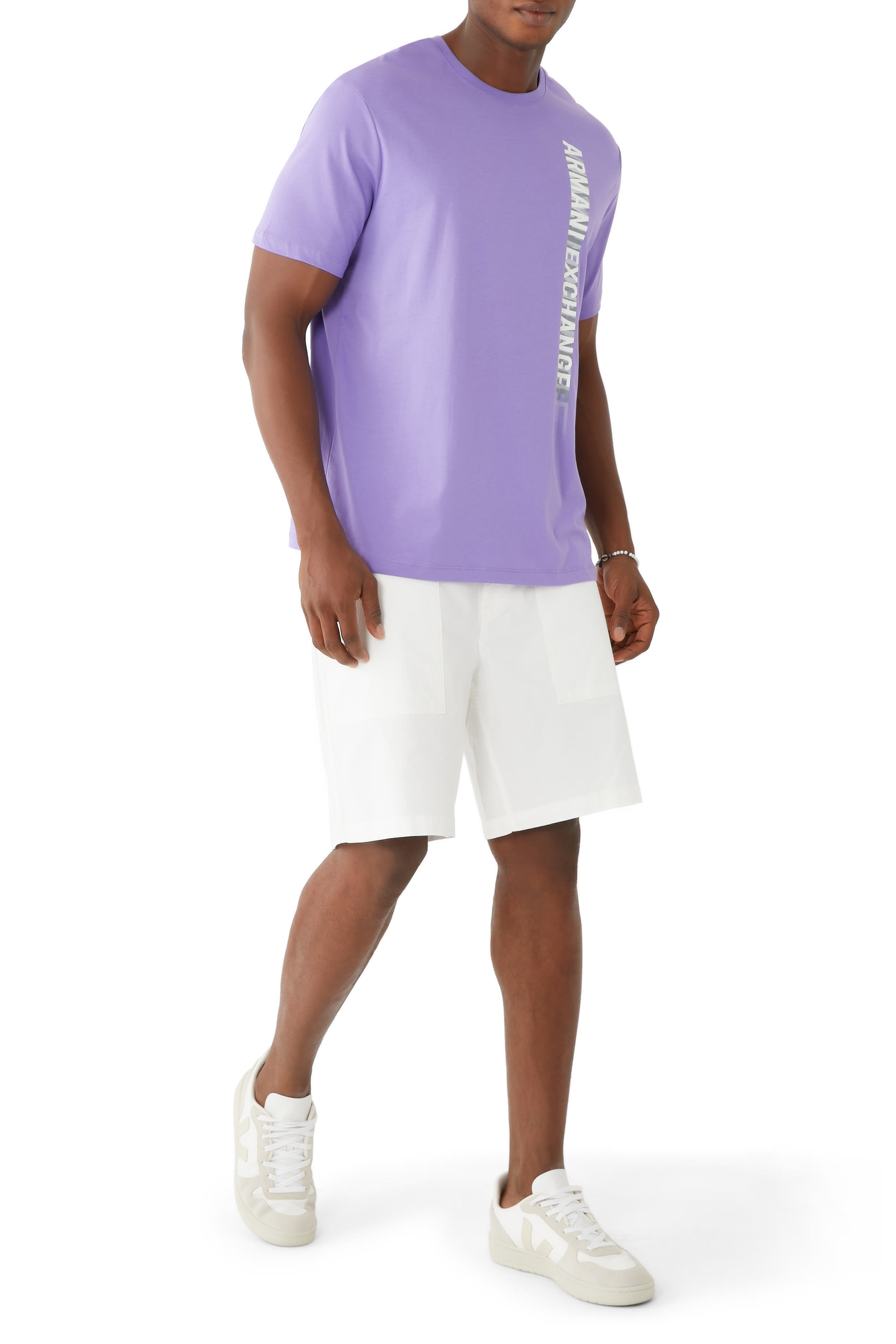 تيشيرت ميتا نايتشر بشعار الماركة بنمط عمودي