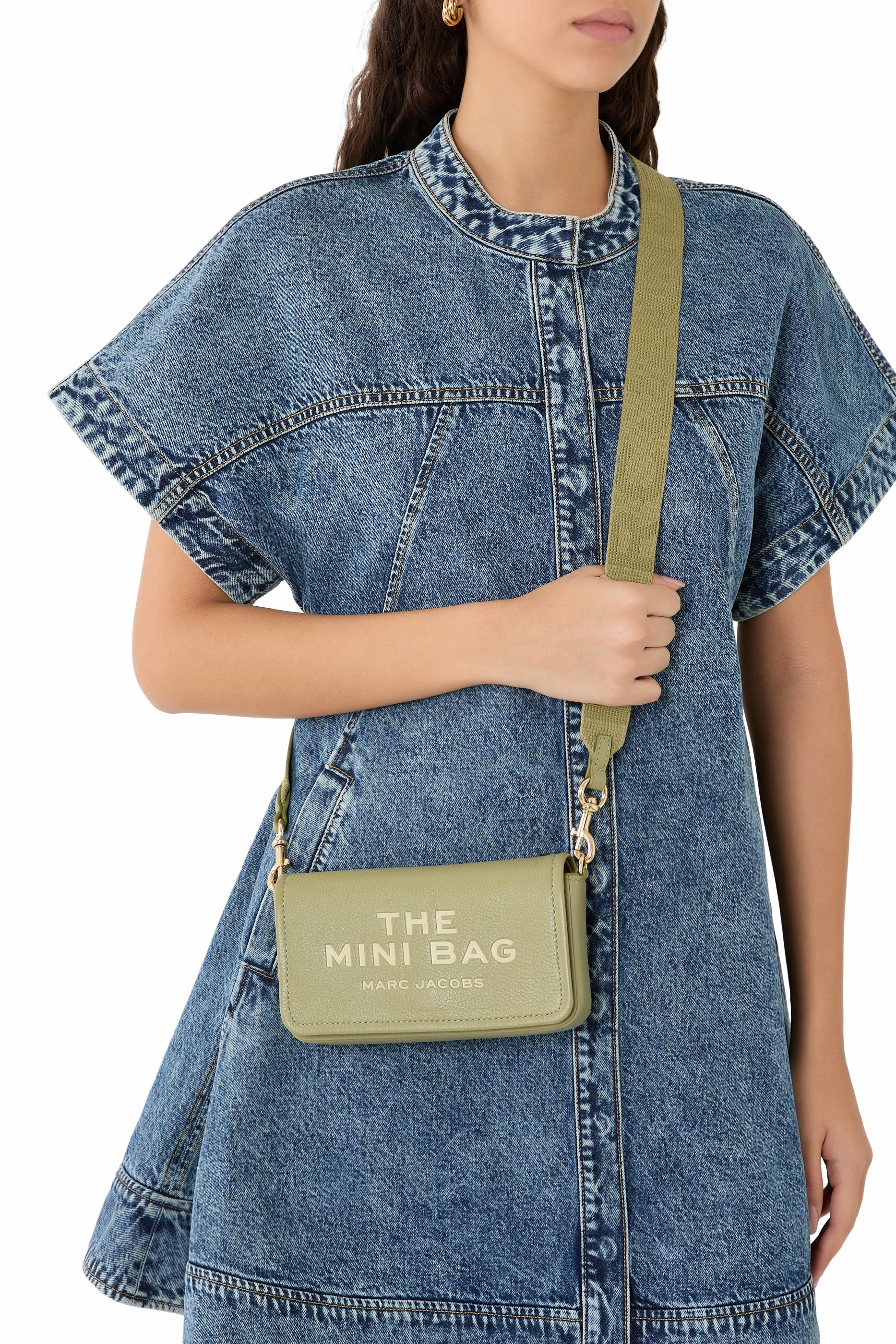 حقيبة صغيرة جلد