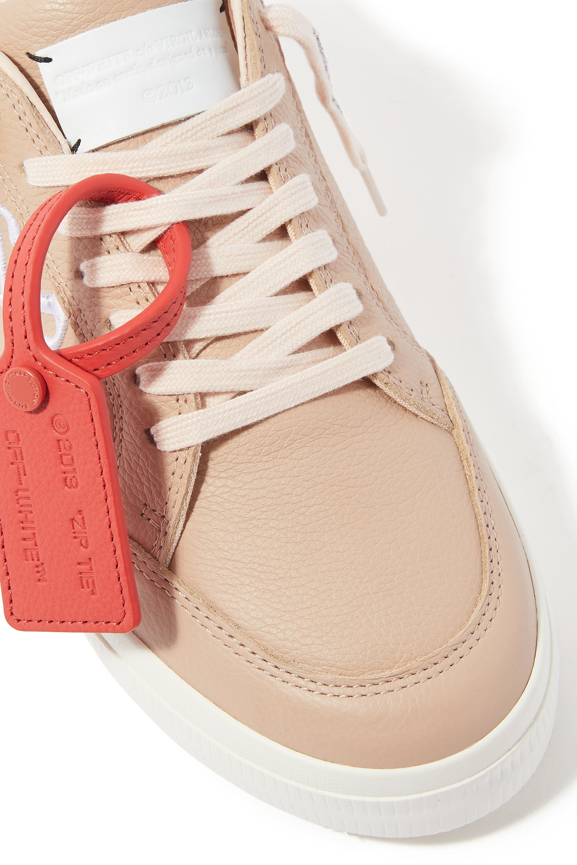 سنيكرز نيو مفلكن بكاحل منخفض