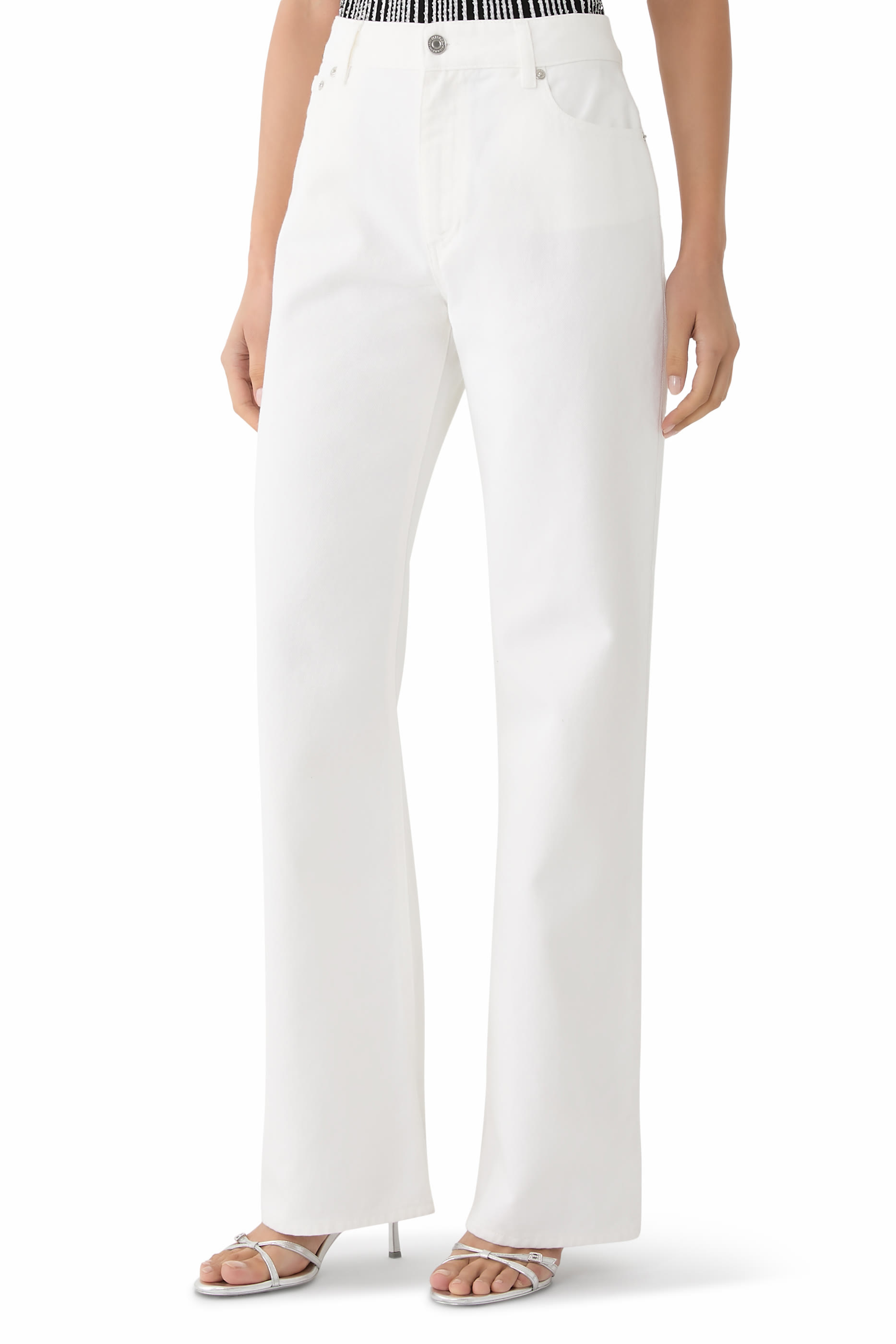 بنطال بقصة ساق واسعة