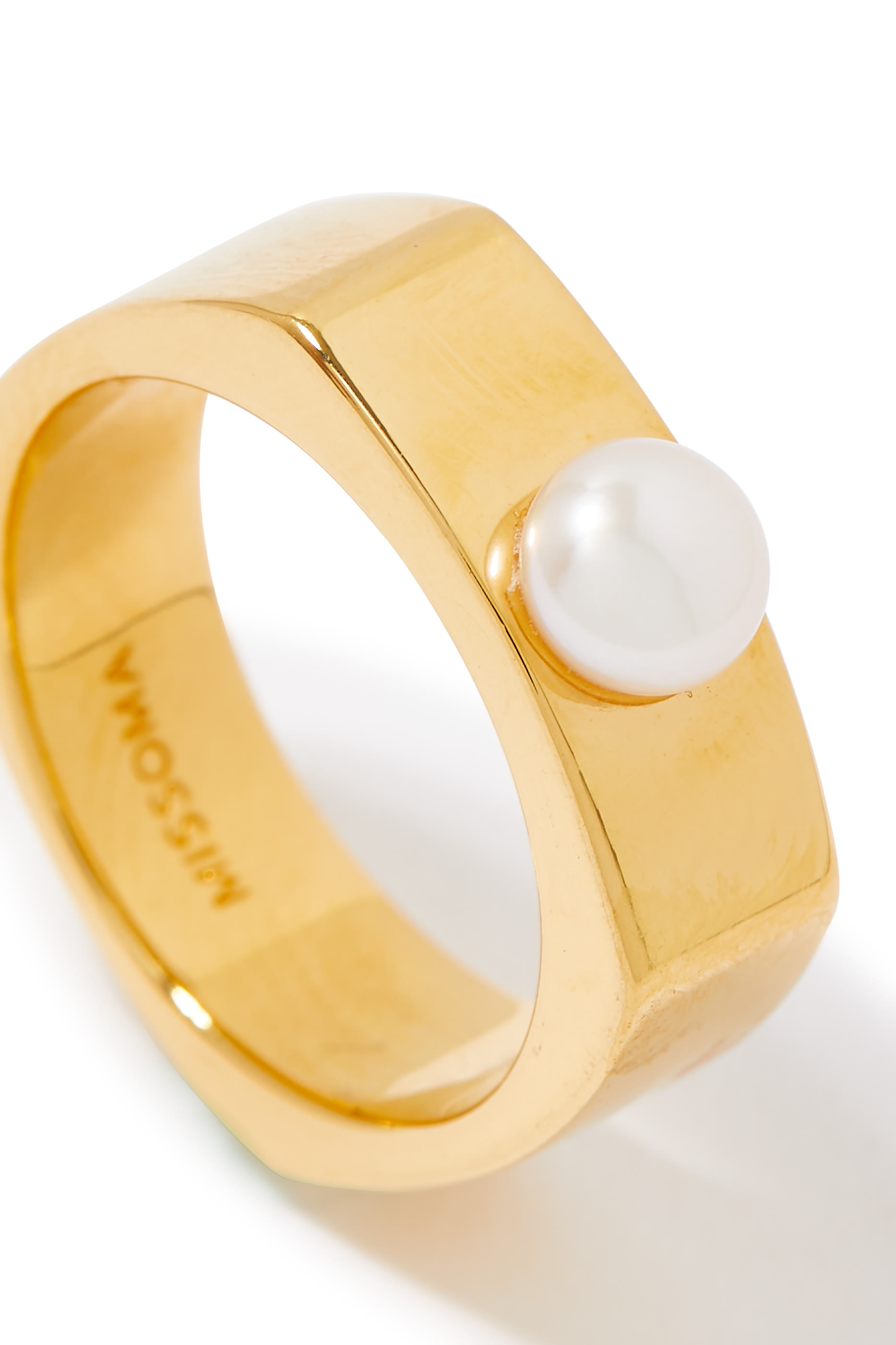 خاتم بتصميم مربع مزين باللؤلؤ