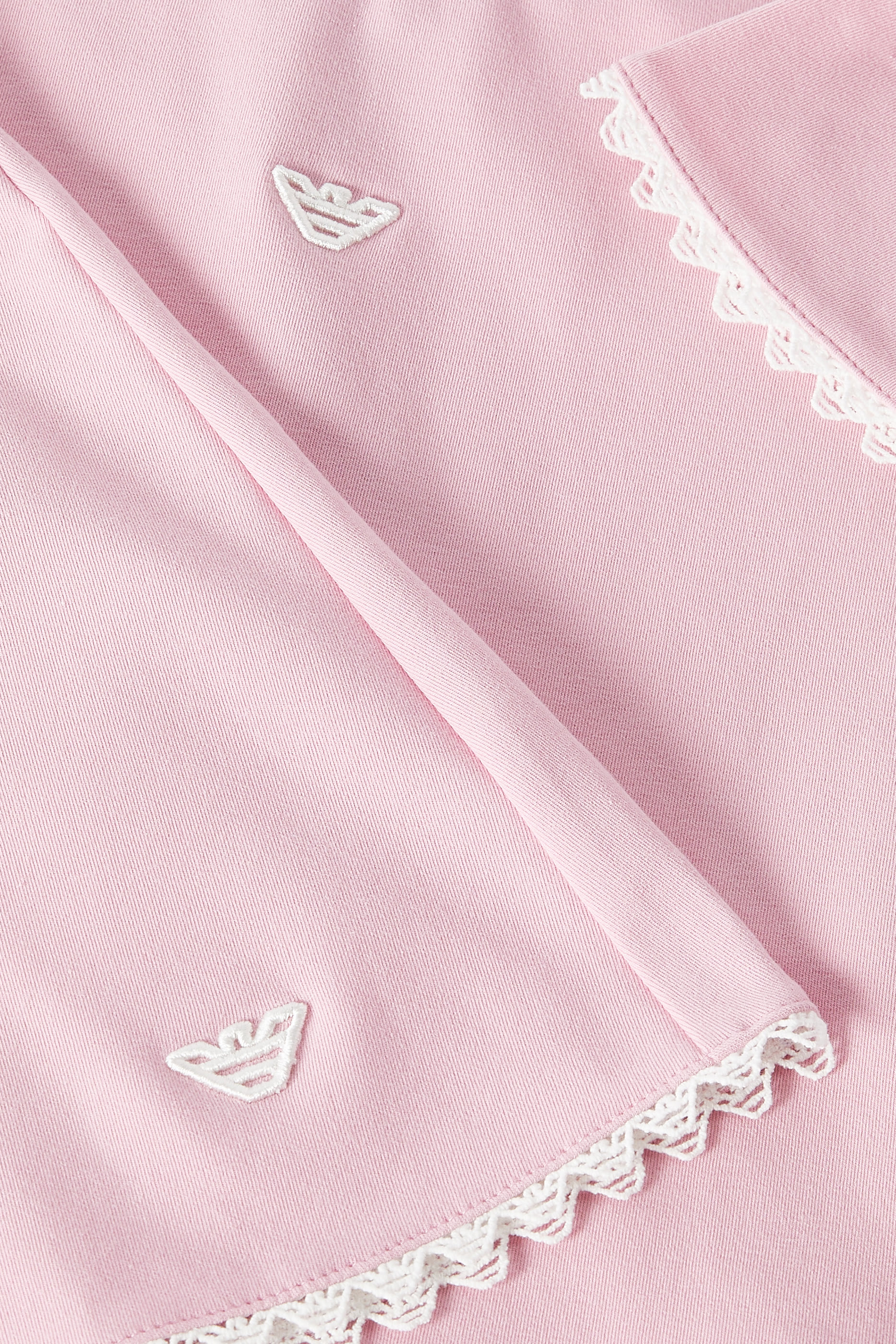 طقم تيشيرت وشورت بحواف صدفية للأطفال