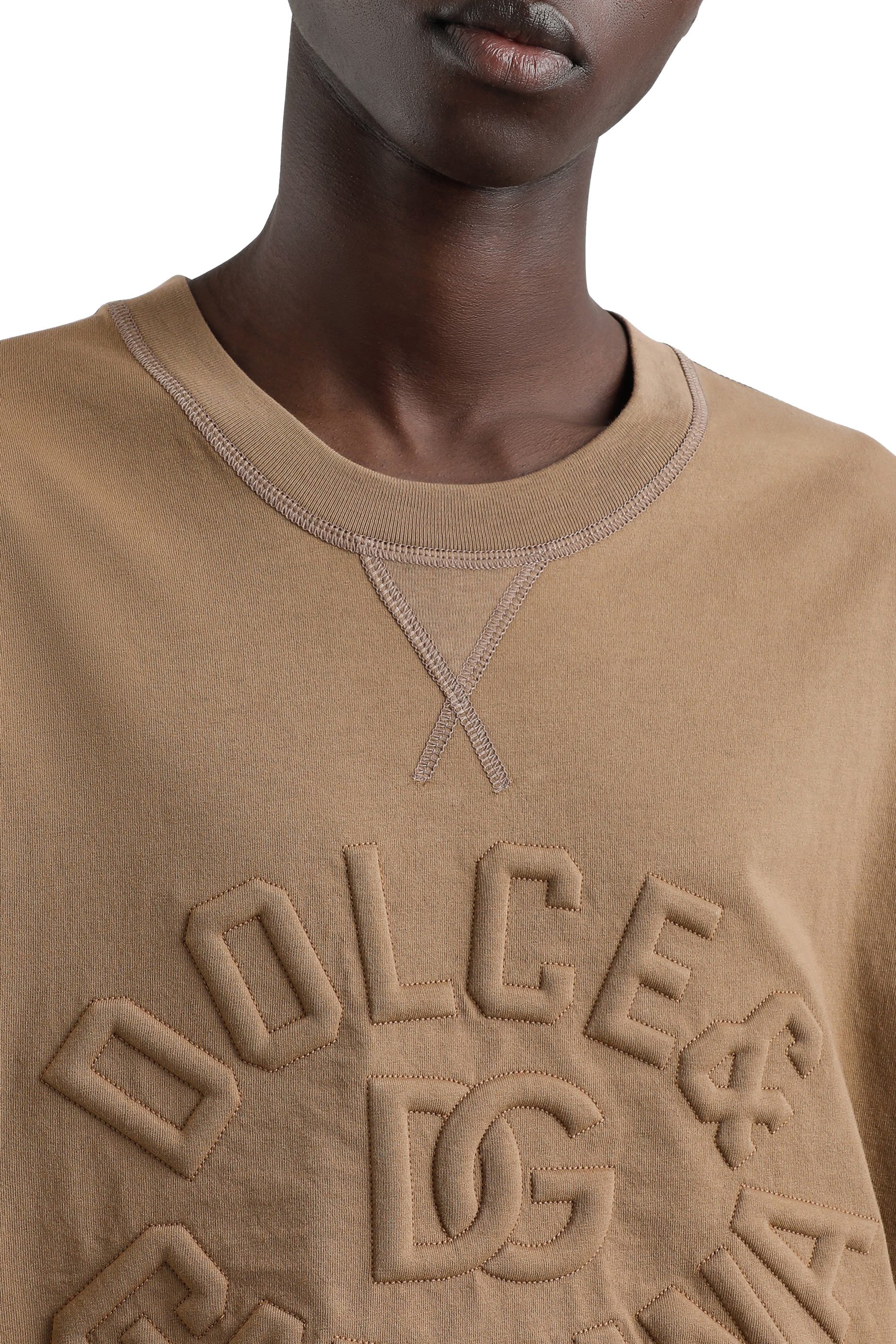 تيشيرت بشعار الماركة جيرسيه