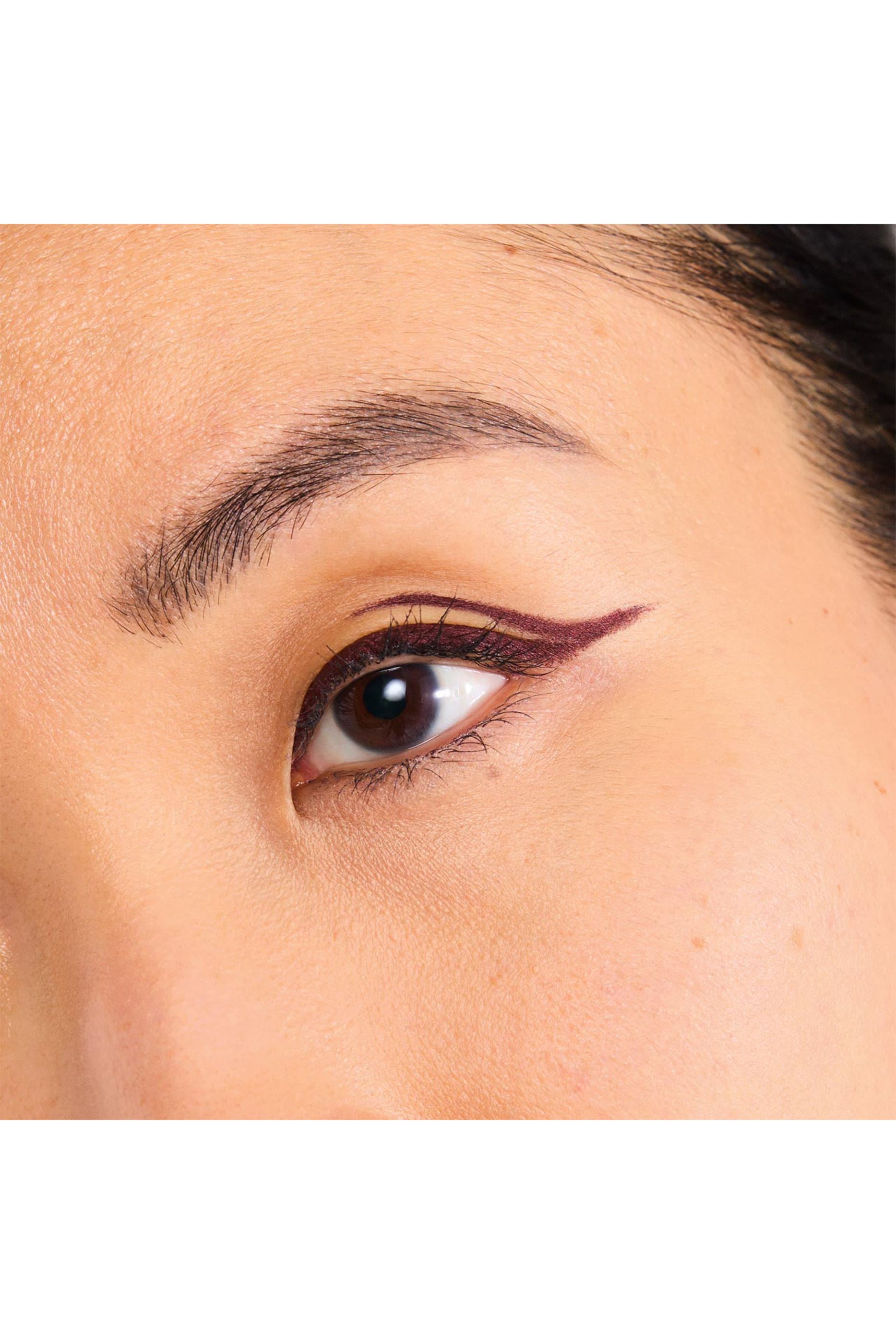 قلم تحديد عيون جل هاي إمباكت