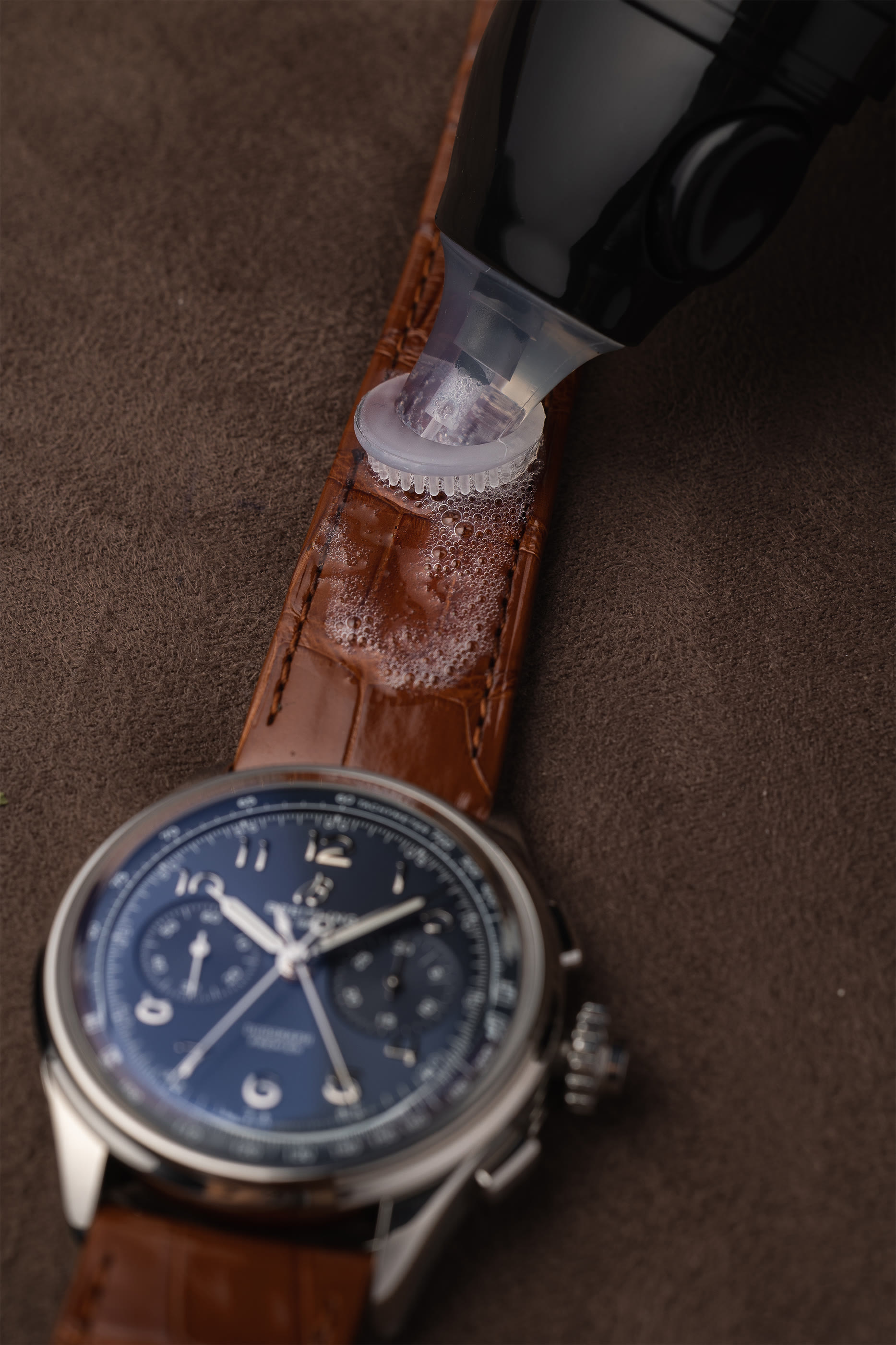 قلم كرونو بن بمحلول لتنظيف الجلد