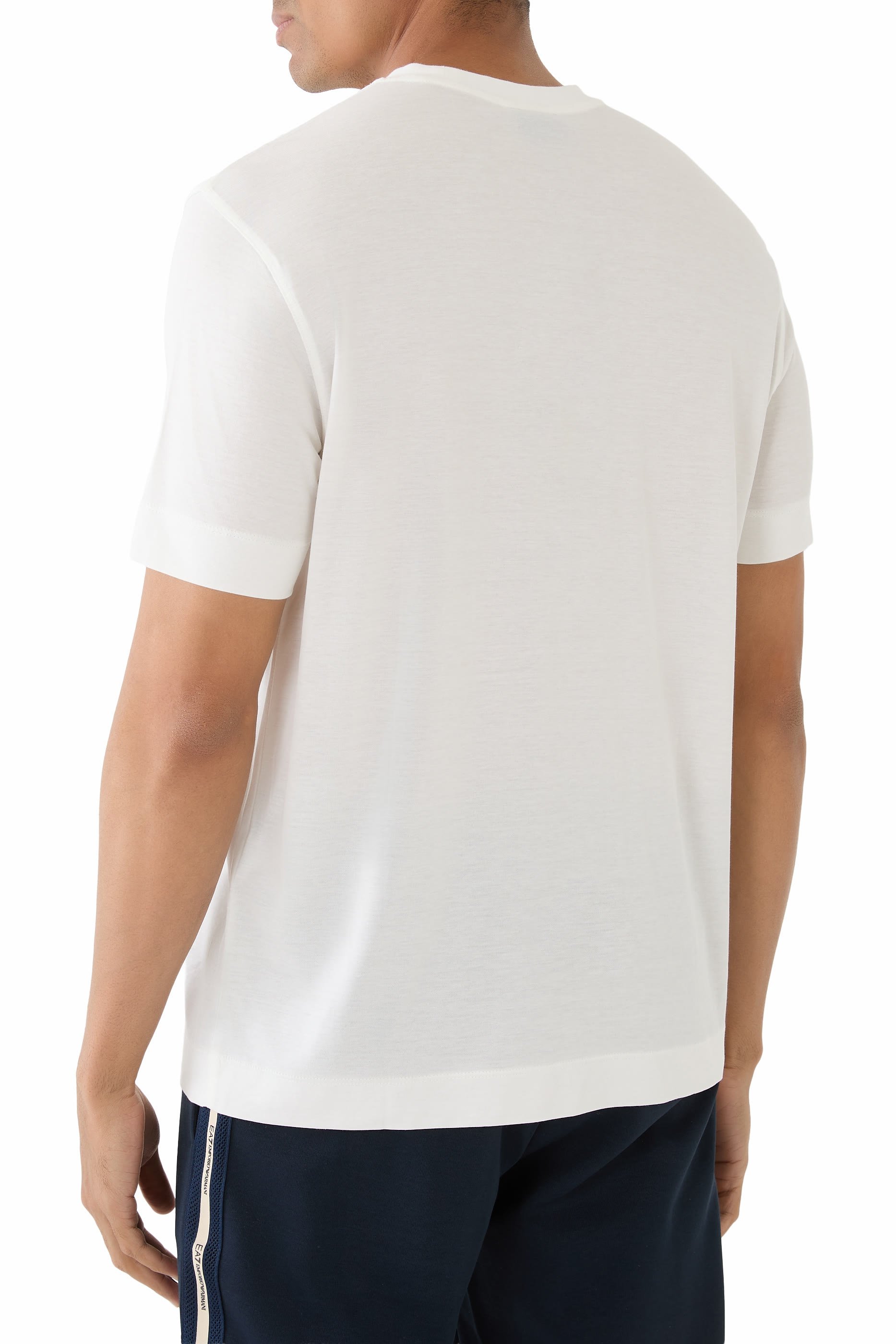 تيشيرت بشعار النسر بتصميم قلب