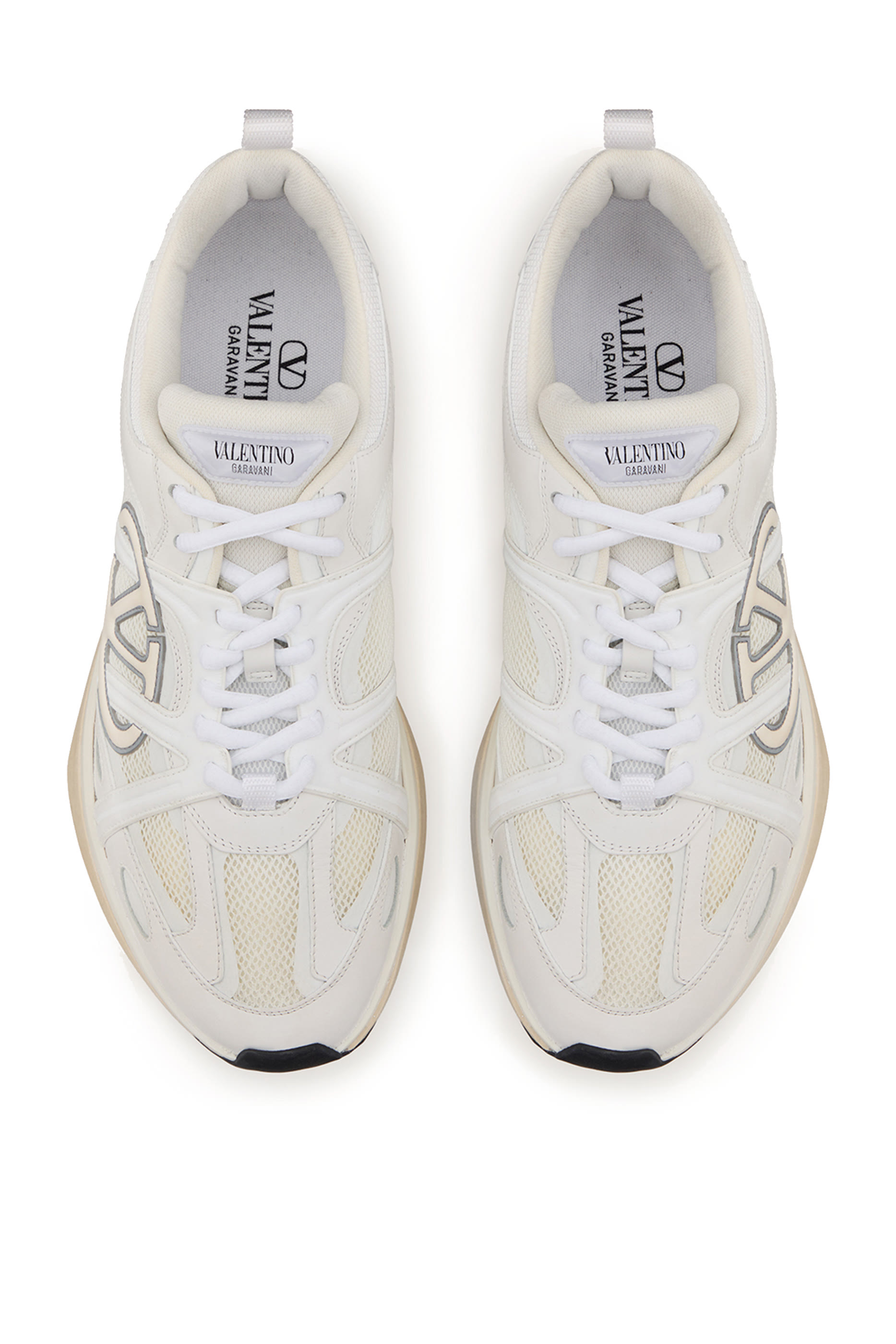 سنيكرز إيزي جوغ بكاحل منخفض وشعار V