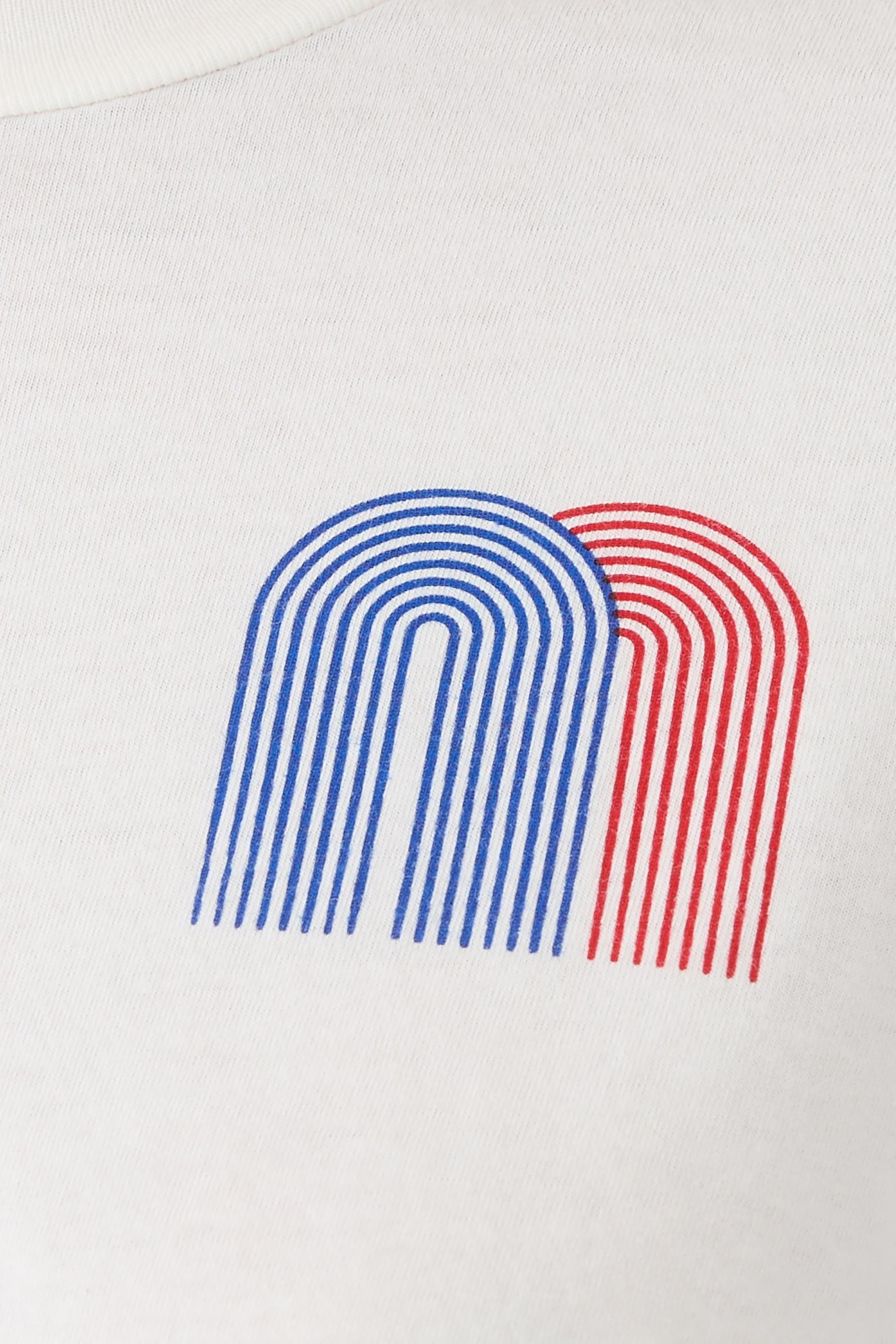 سويت شيرت بأكمام طويلة وقصة واسعة وحافة بدون حياكة