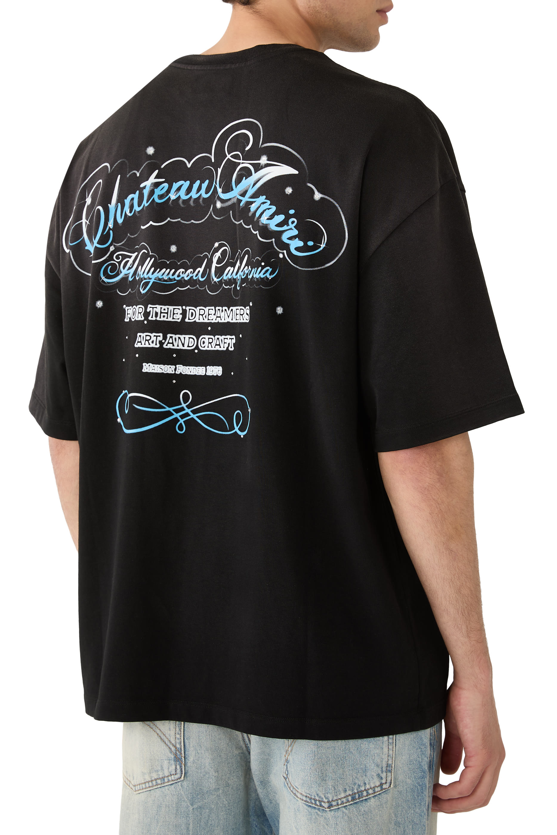 تيشيرت بقصة فضفاضة ونقشة شعار الماركة بكريستال