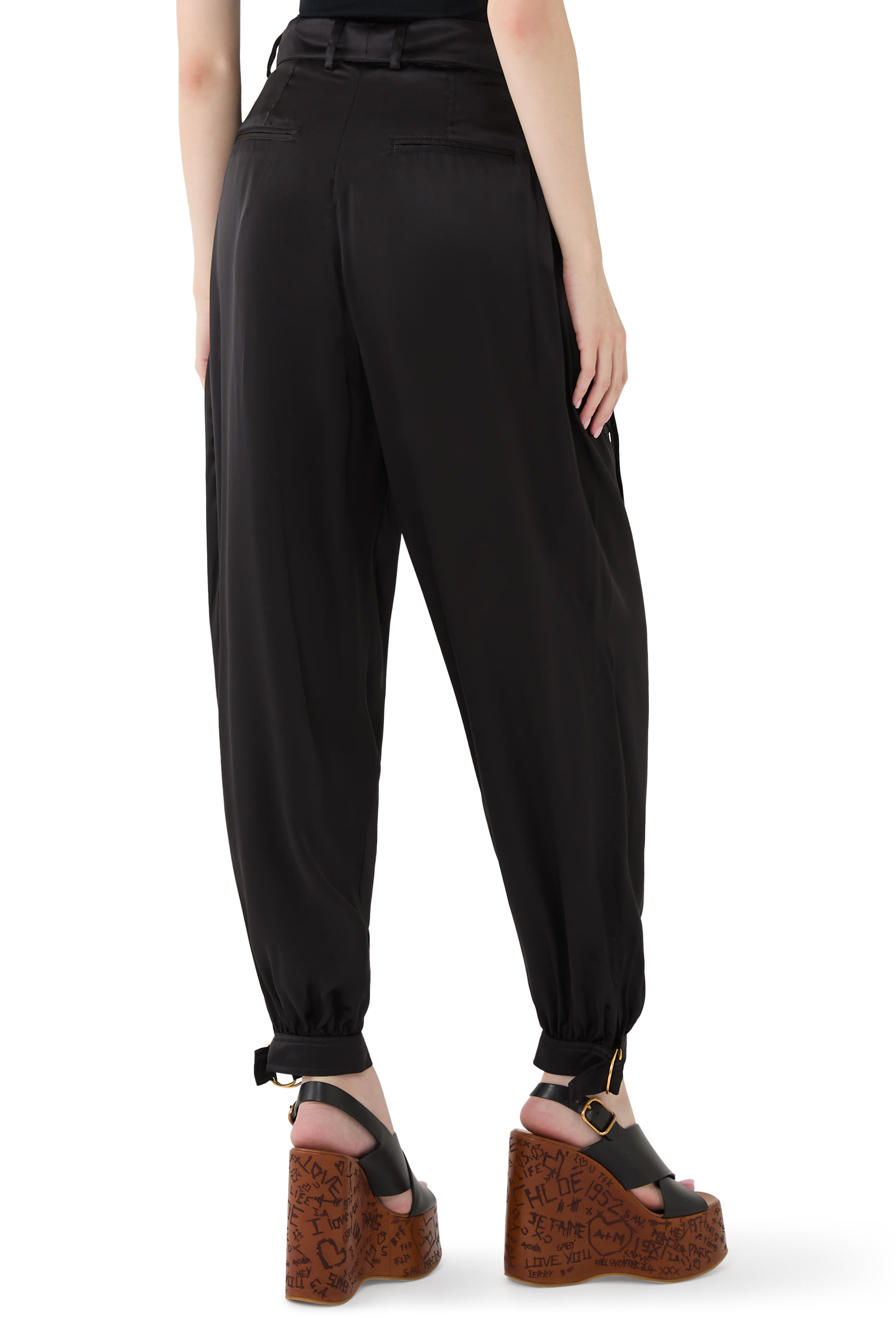 بنطال كارغو بقصة انسيابية حرير ستان