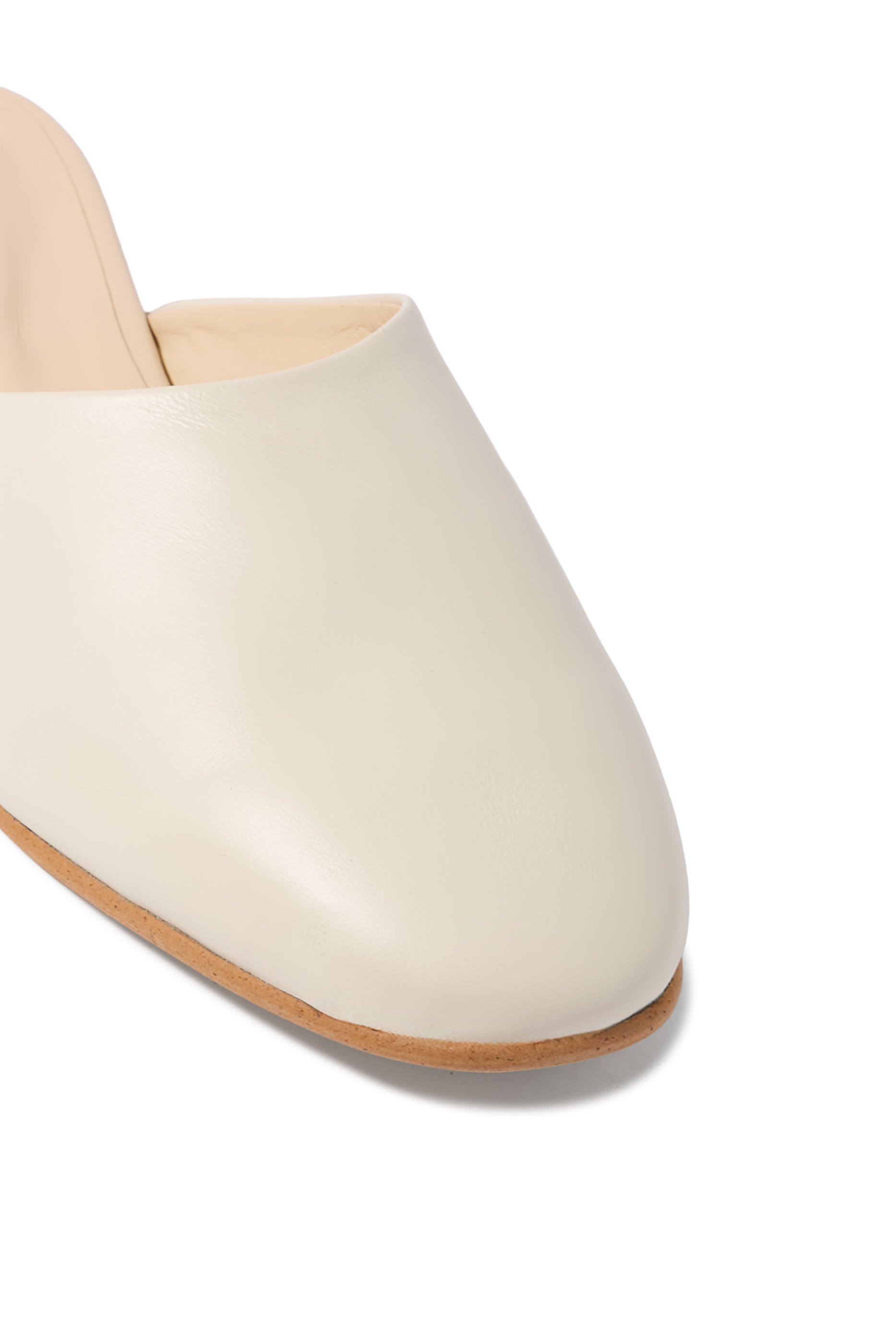 حذاء مفتوح من الخلف بكعب مسطح جلد