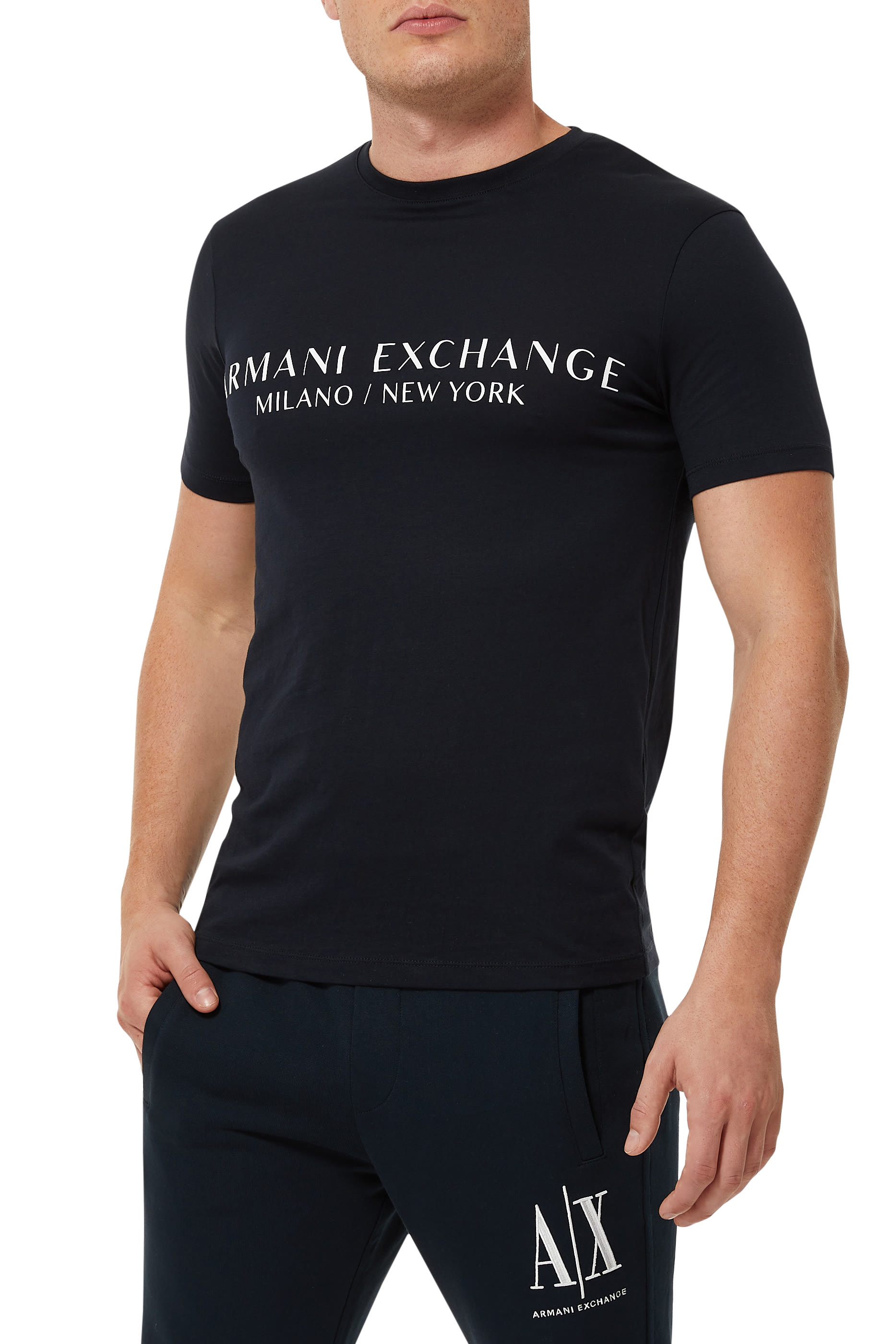 تيشيرت بشعار الماركة كلاسيكي