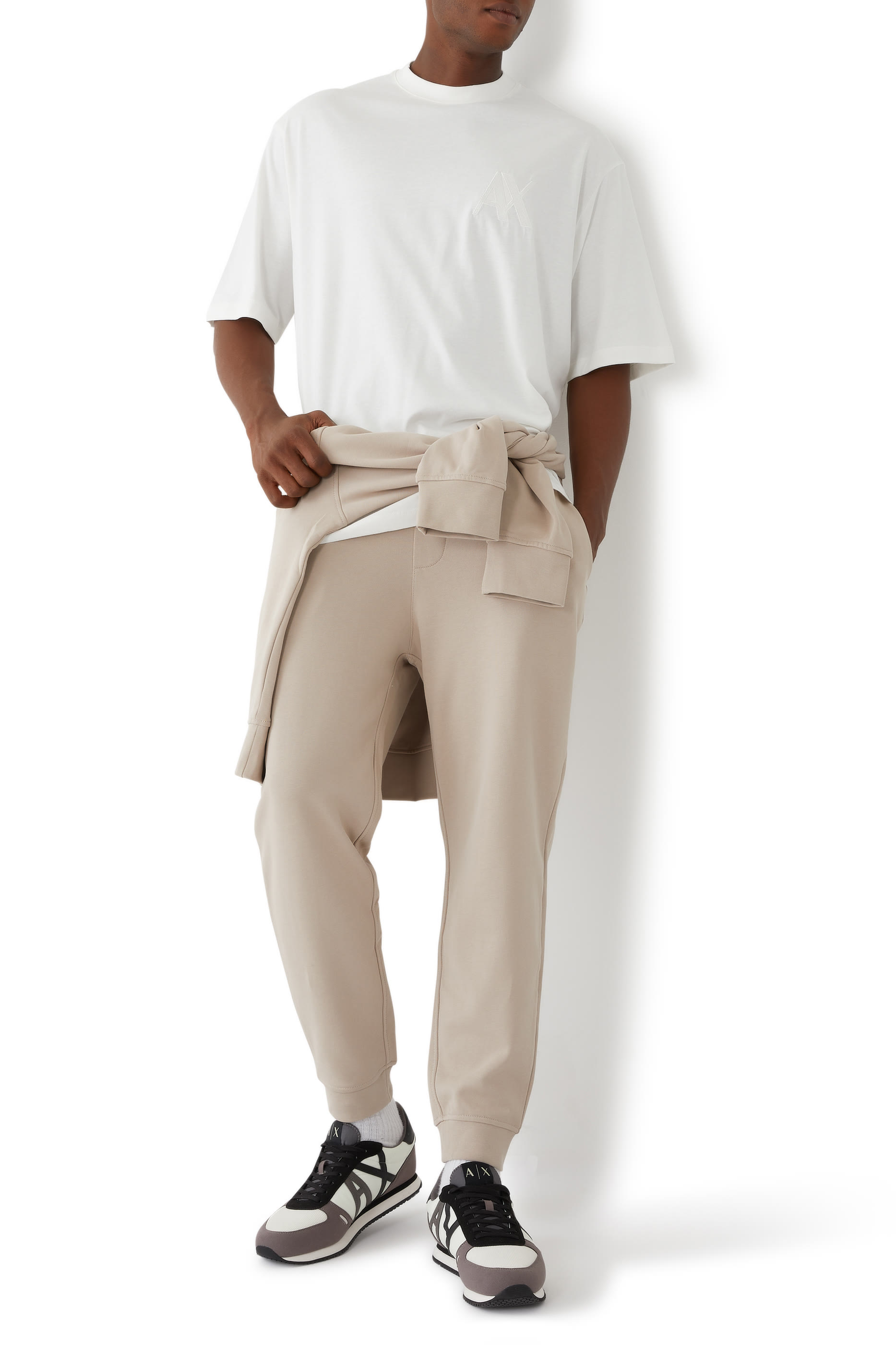 تيشيرت ذا جمنازيوم بياقة ضيقة