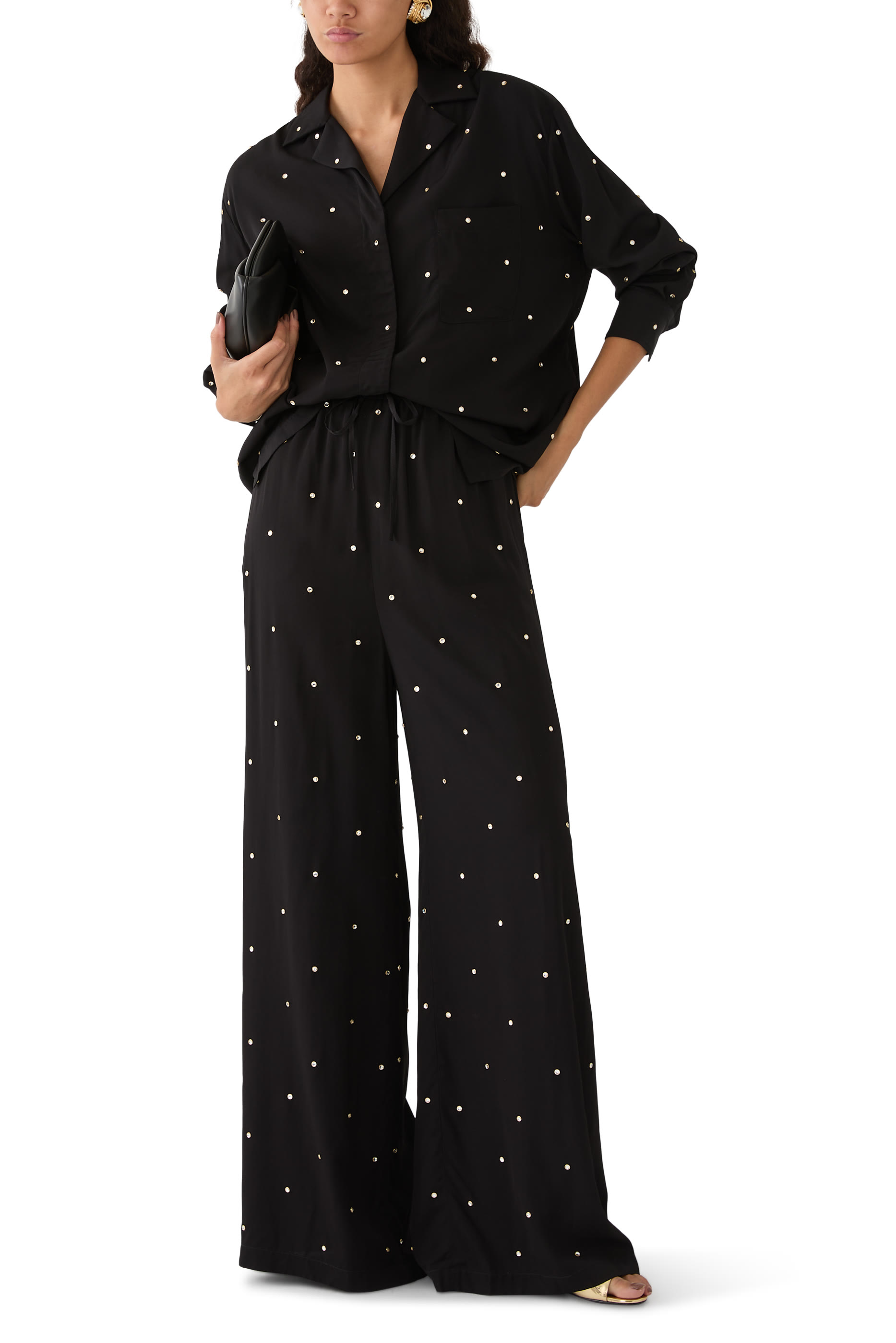 قميص بقصة فضفاضة مطرز بالكريستال