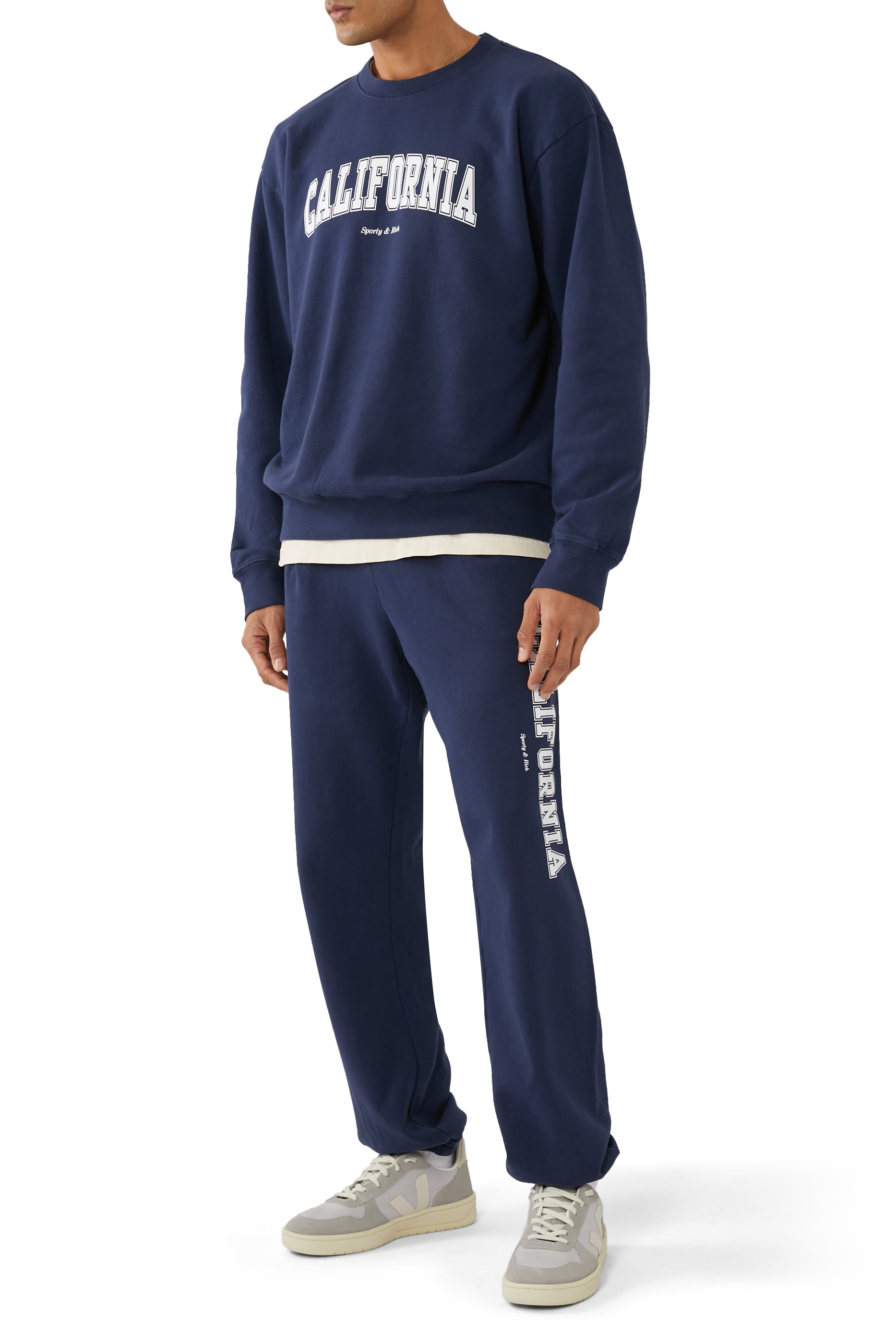 سنيكرز في-10 الفيوميش