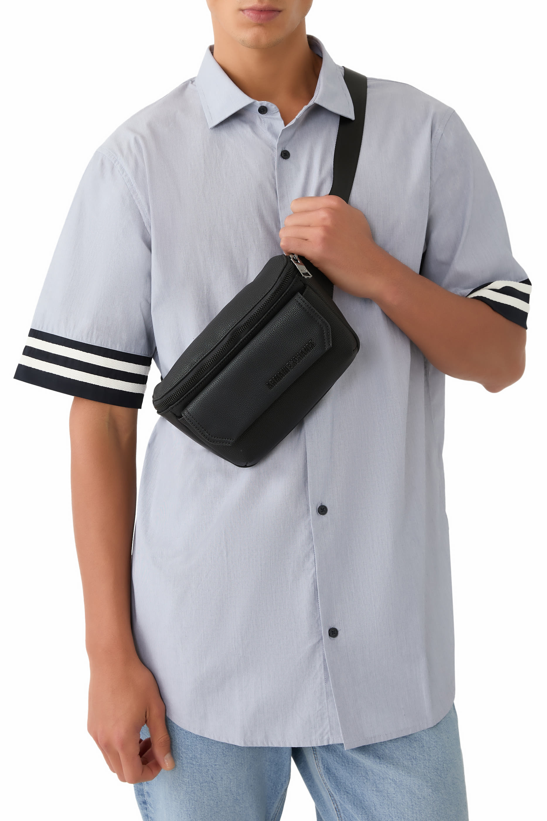 حقيبة خصر بشعار الماركة