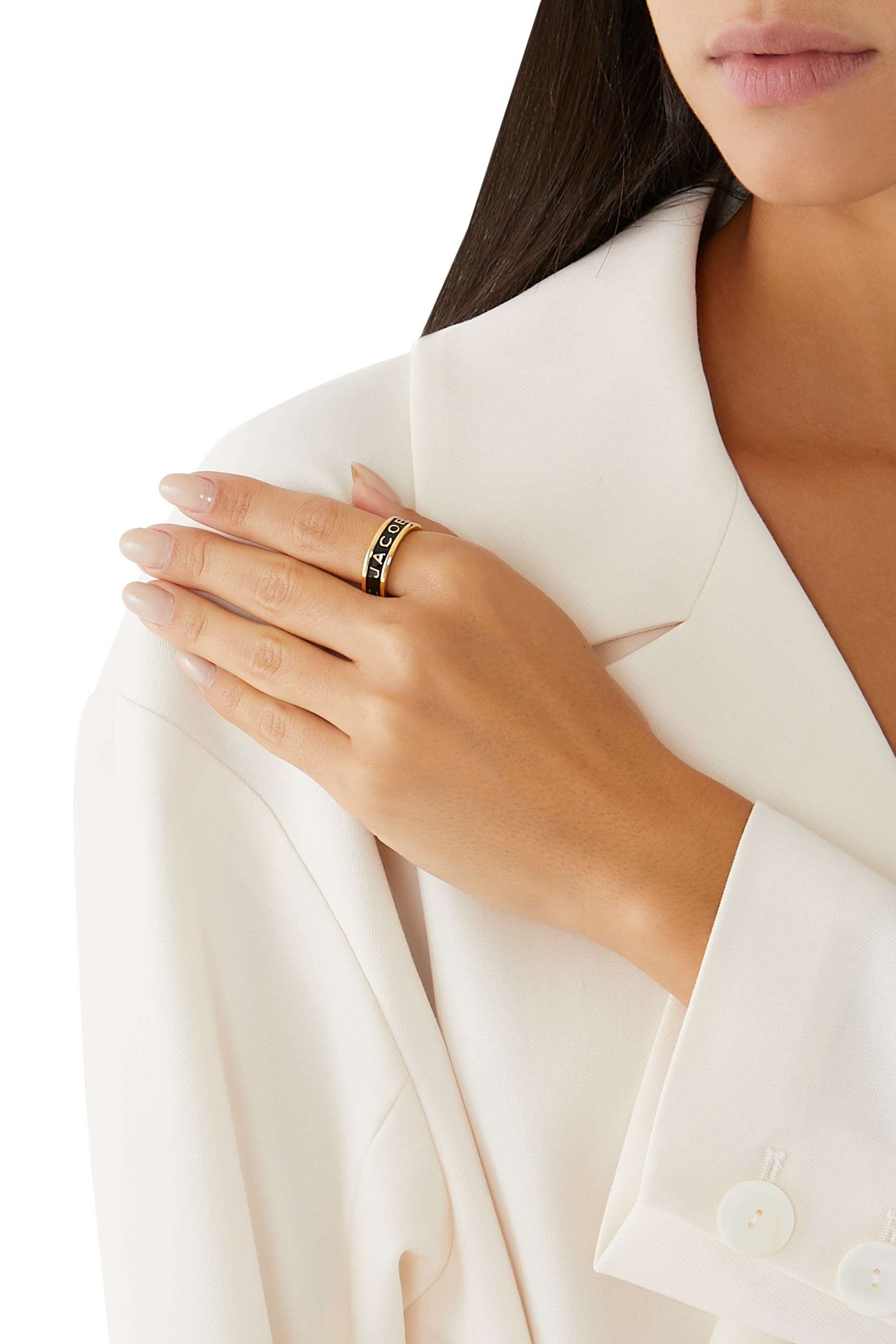 خاتم بشعار الماركة مزين بمينا