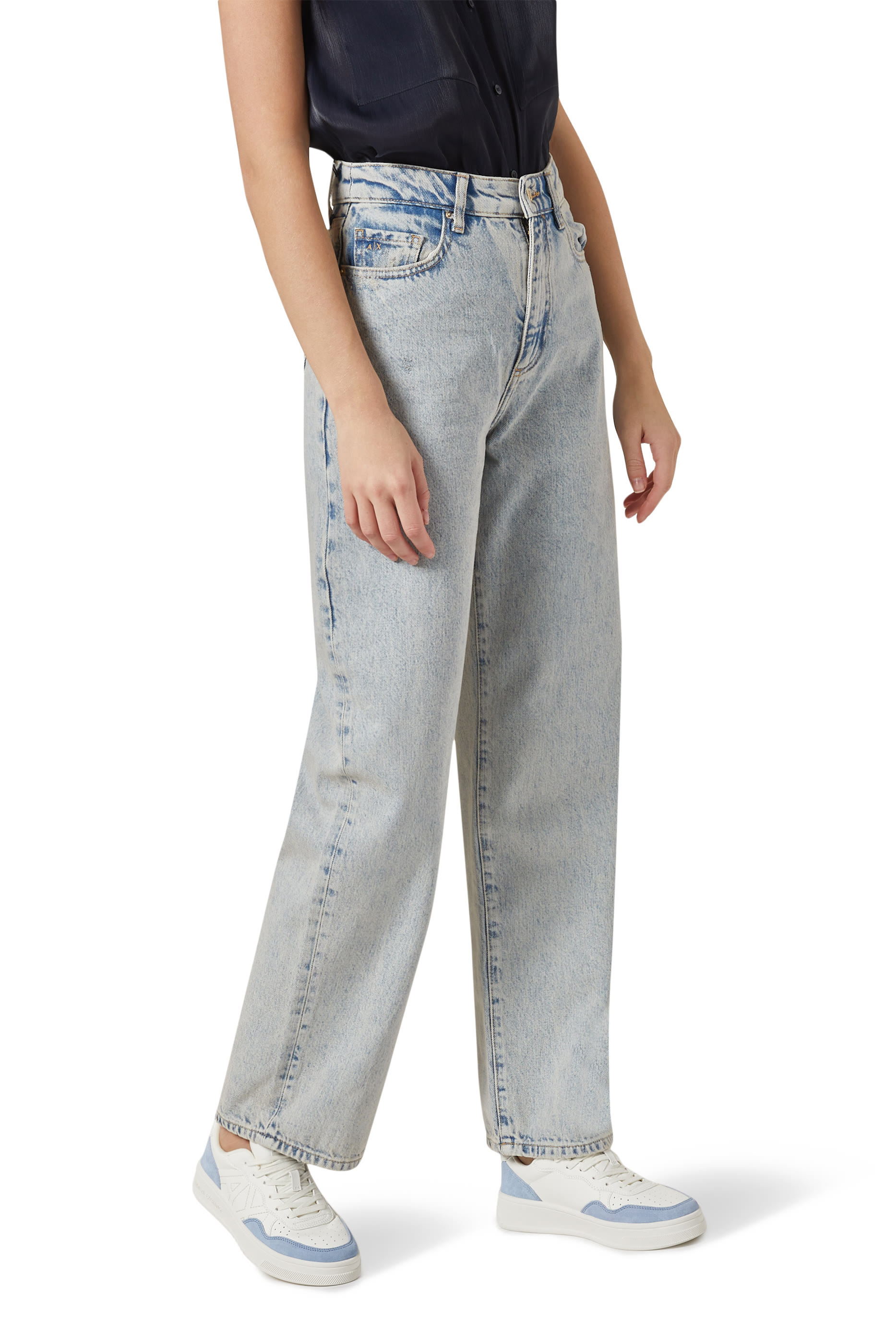 سنيكرز جلد صناعي بشعار الماركة