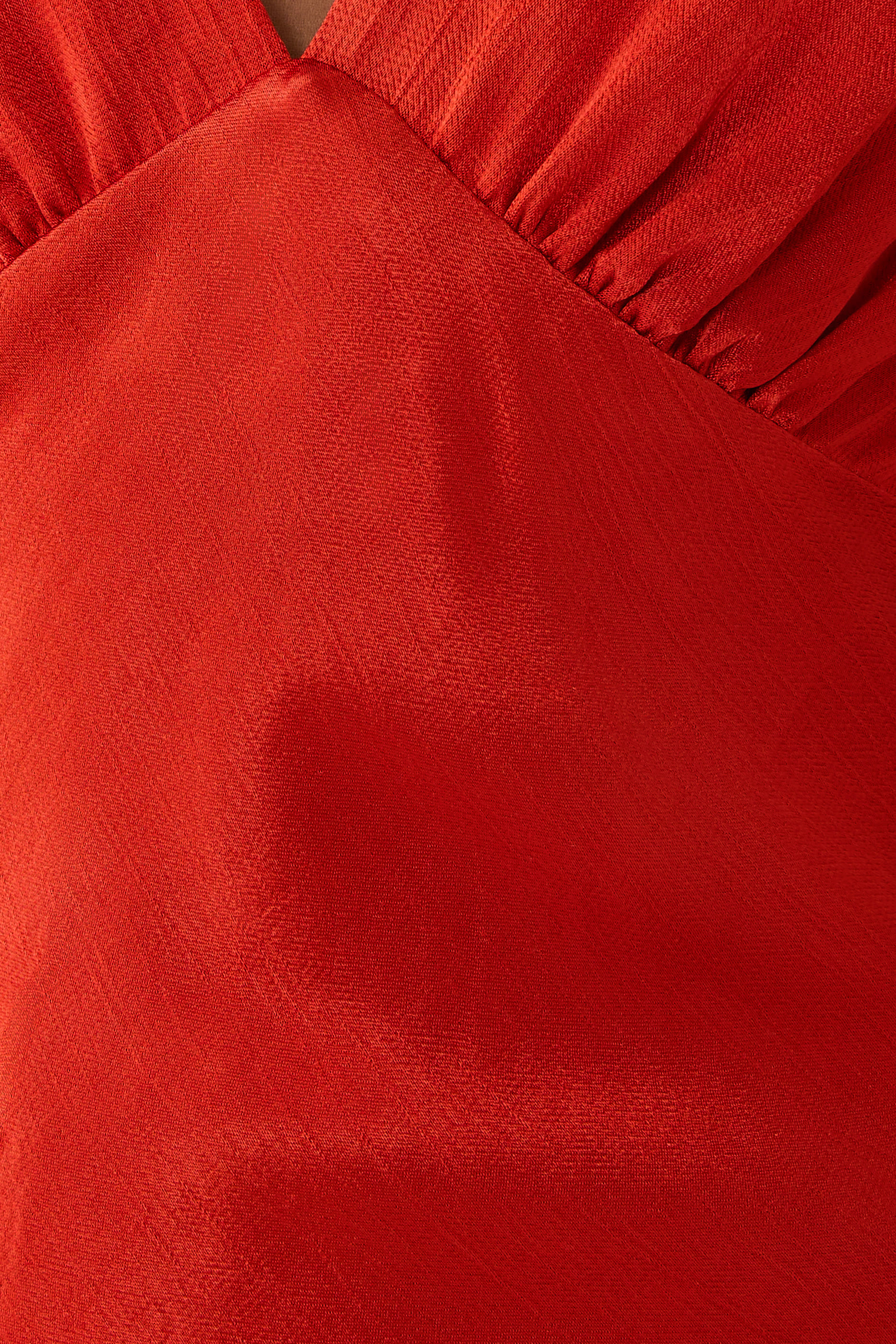 فستان مون دانس طويل بياقة V