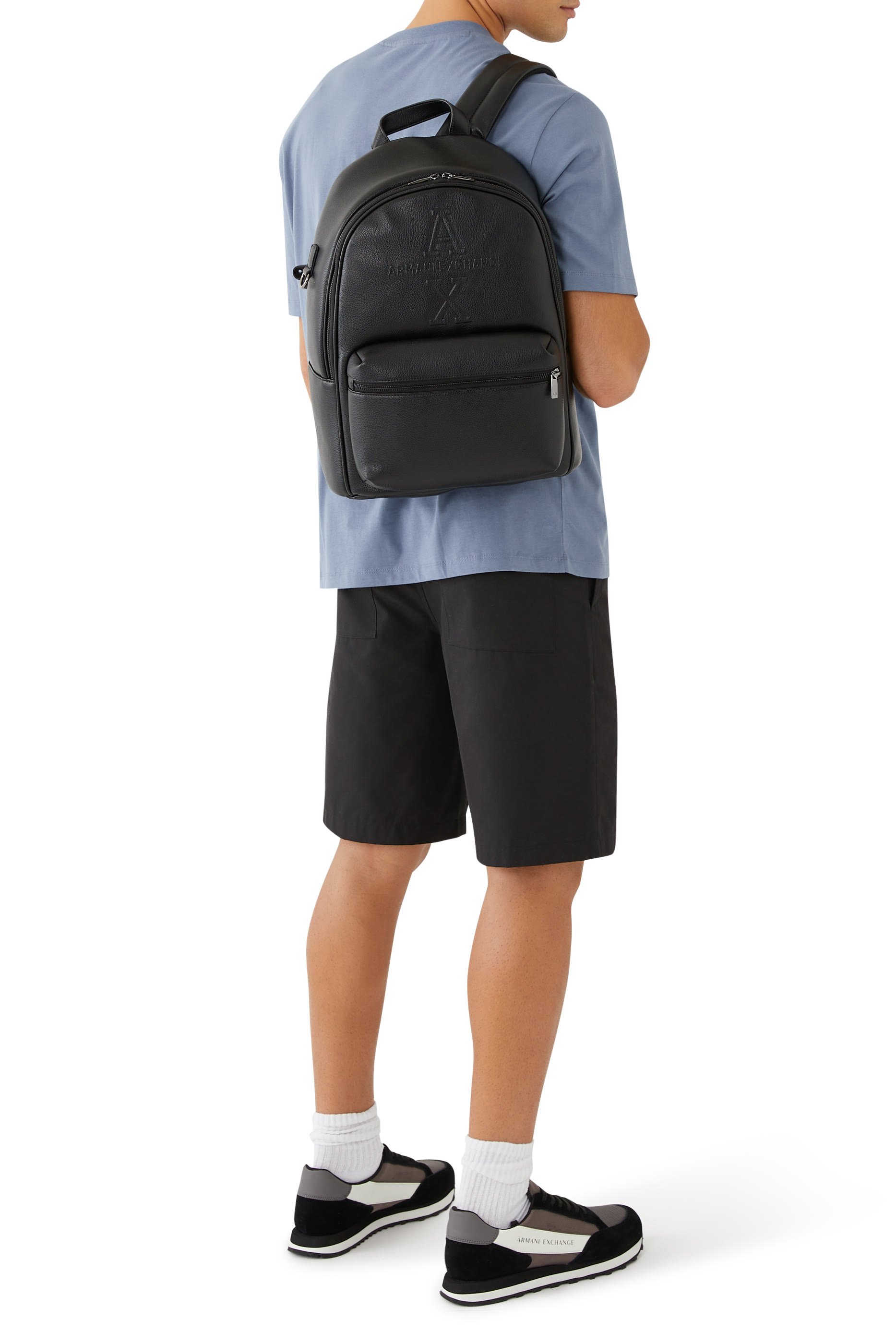 حقيبة ظهر بشعار حرفي الماركة