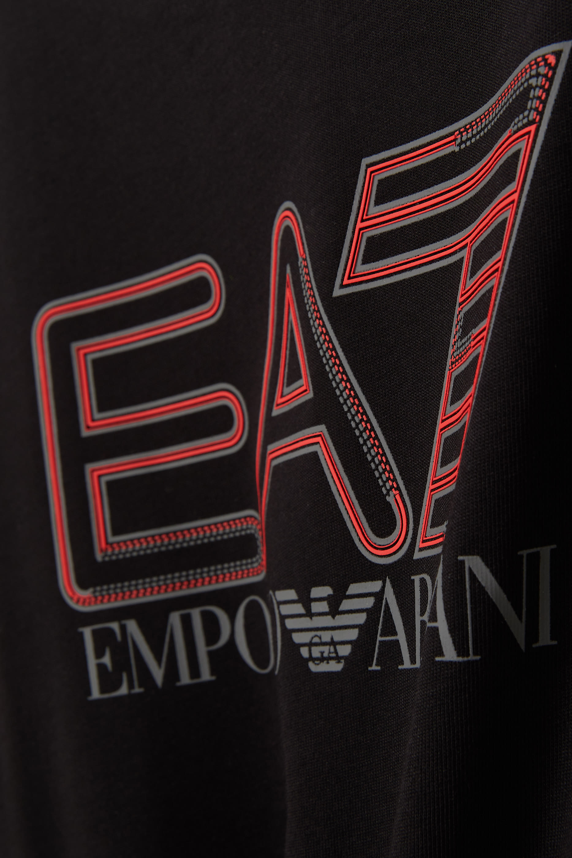 تيشيرت بطبعة شعار الماركة للأطفال