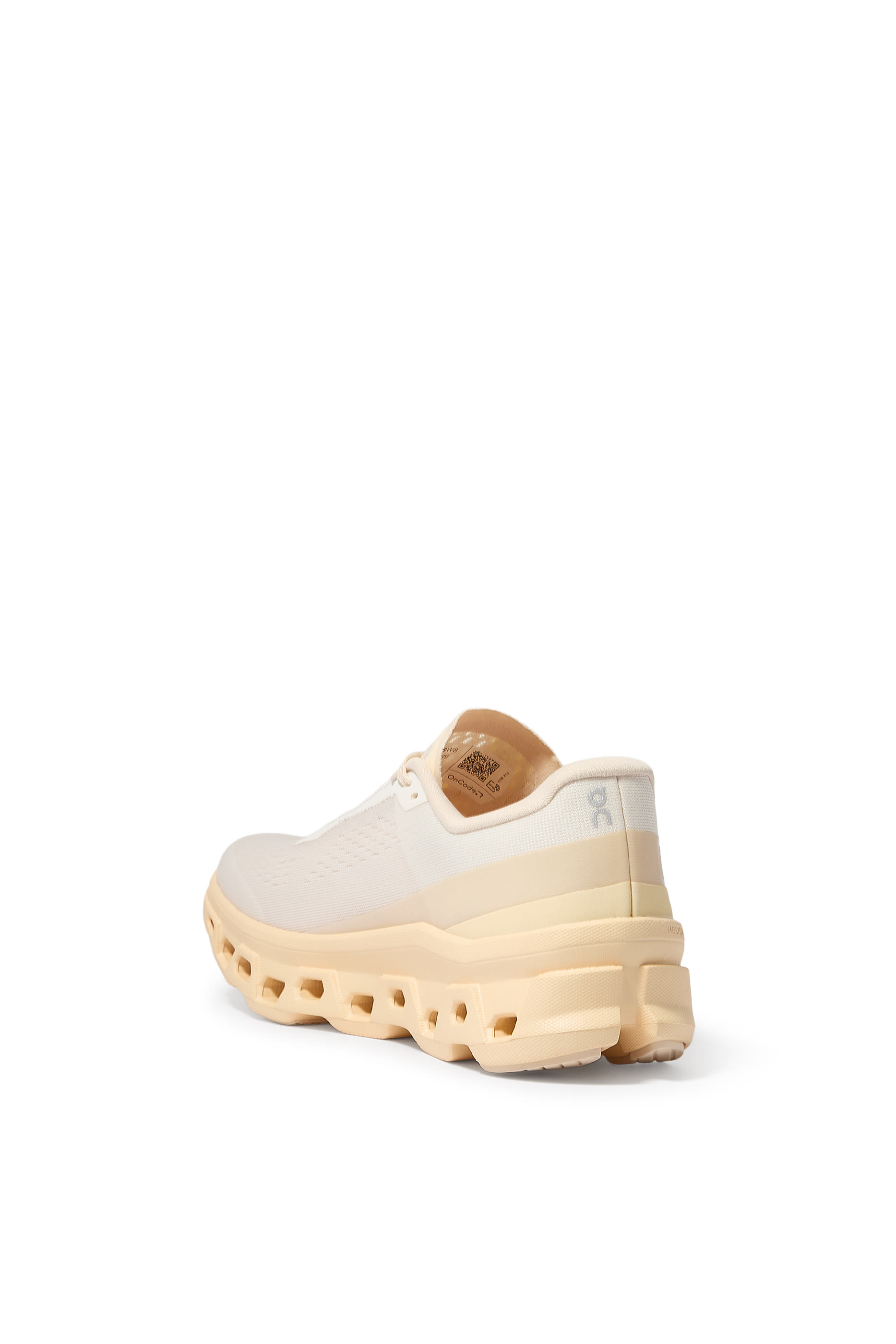 سنيكرز كلاودمونستر