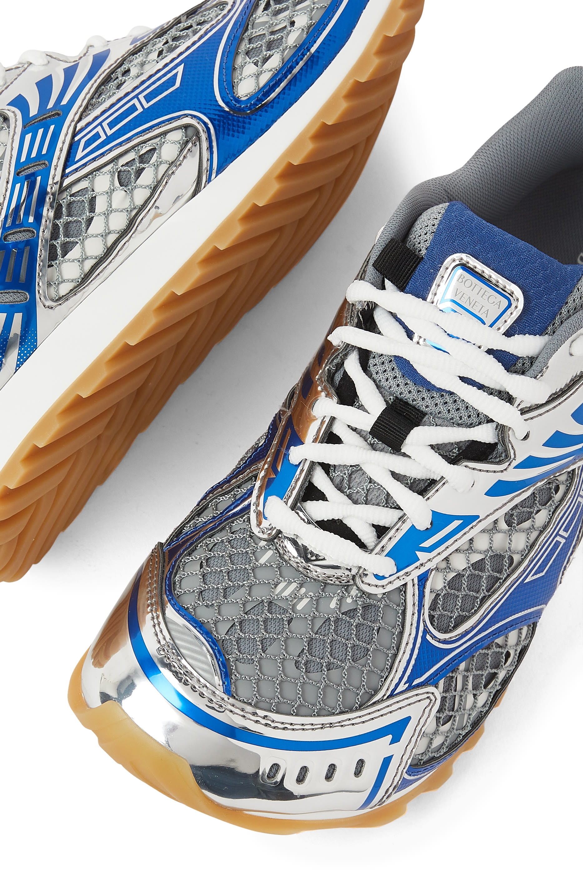 سنيكرز اوربيت