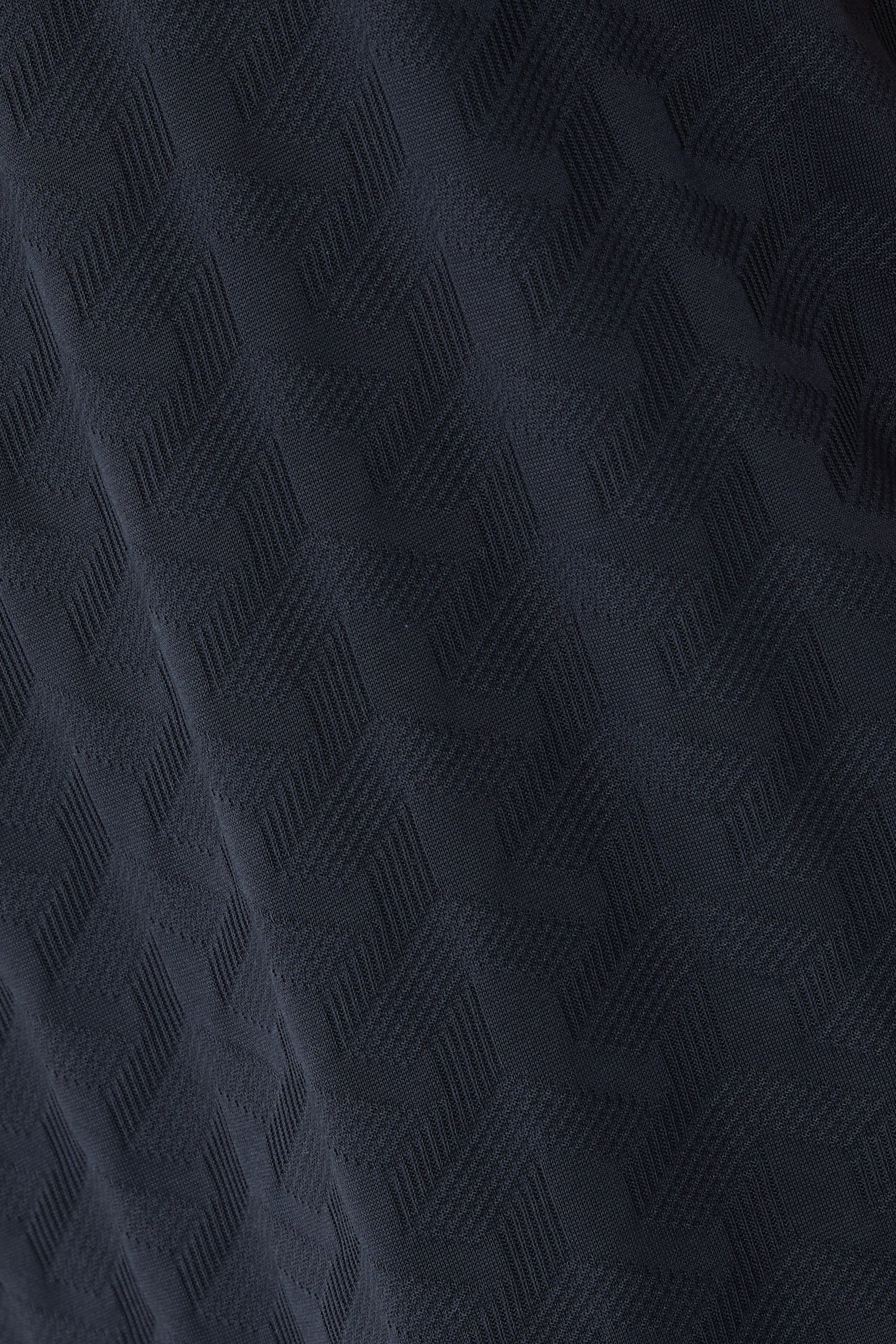 تيشيرت بنقشة جاكار عاكسة