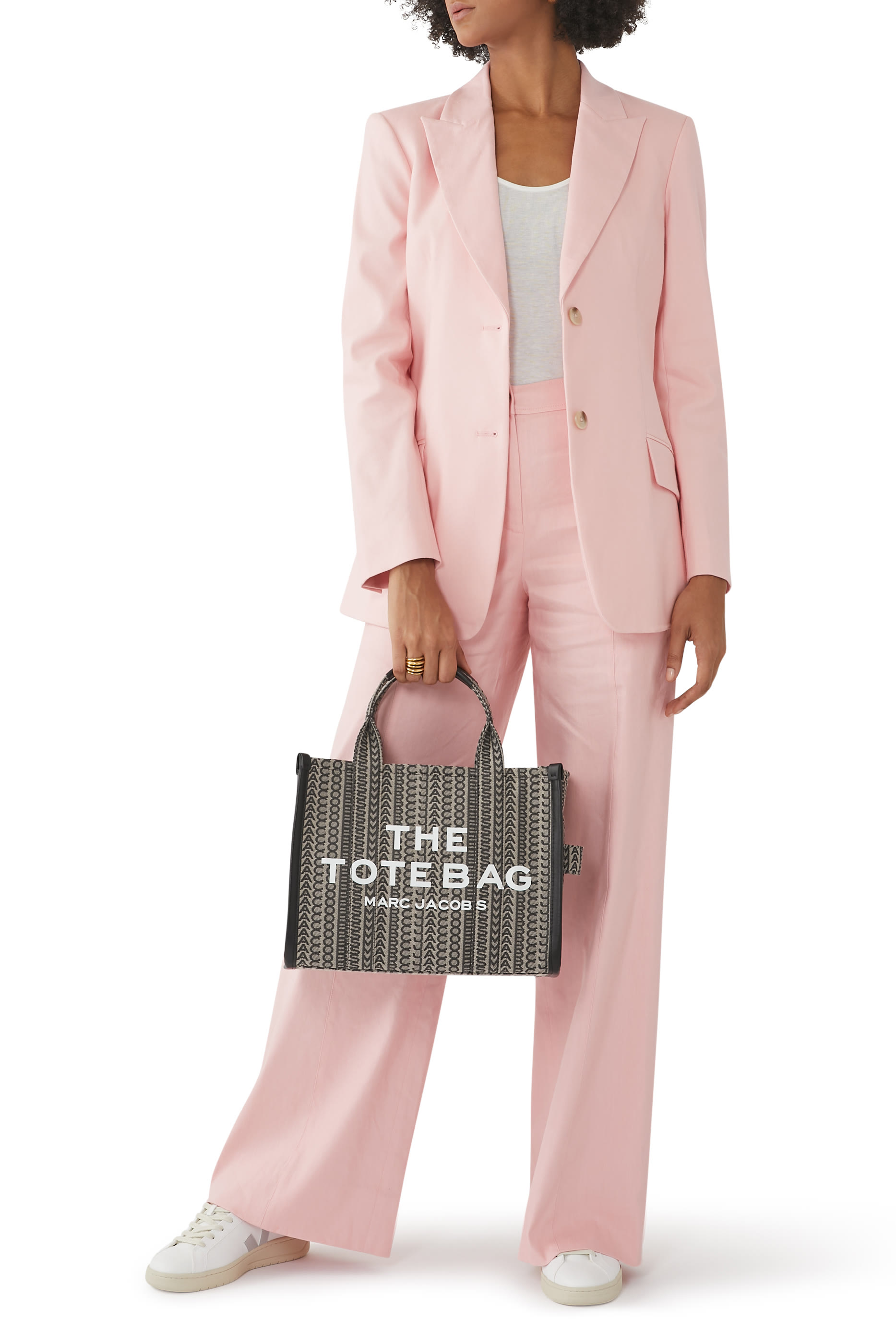 حقيبة يد متوسطة بنقشة حروف شعار الماركة جاكار