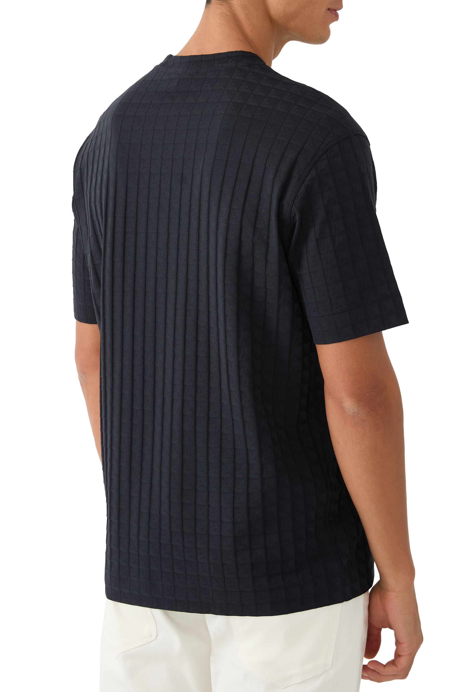 تيشيرت بشعار النسر بحجم صغير