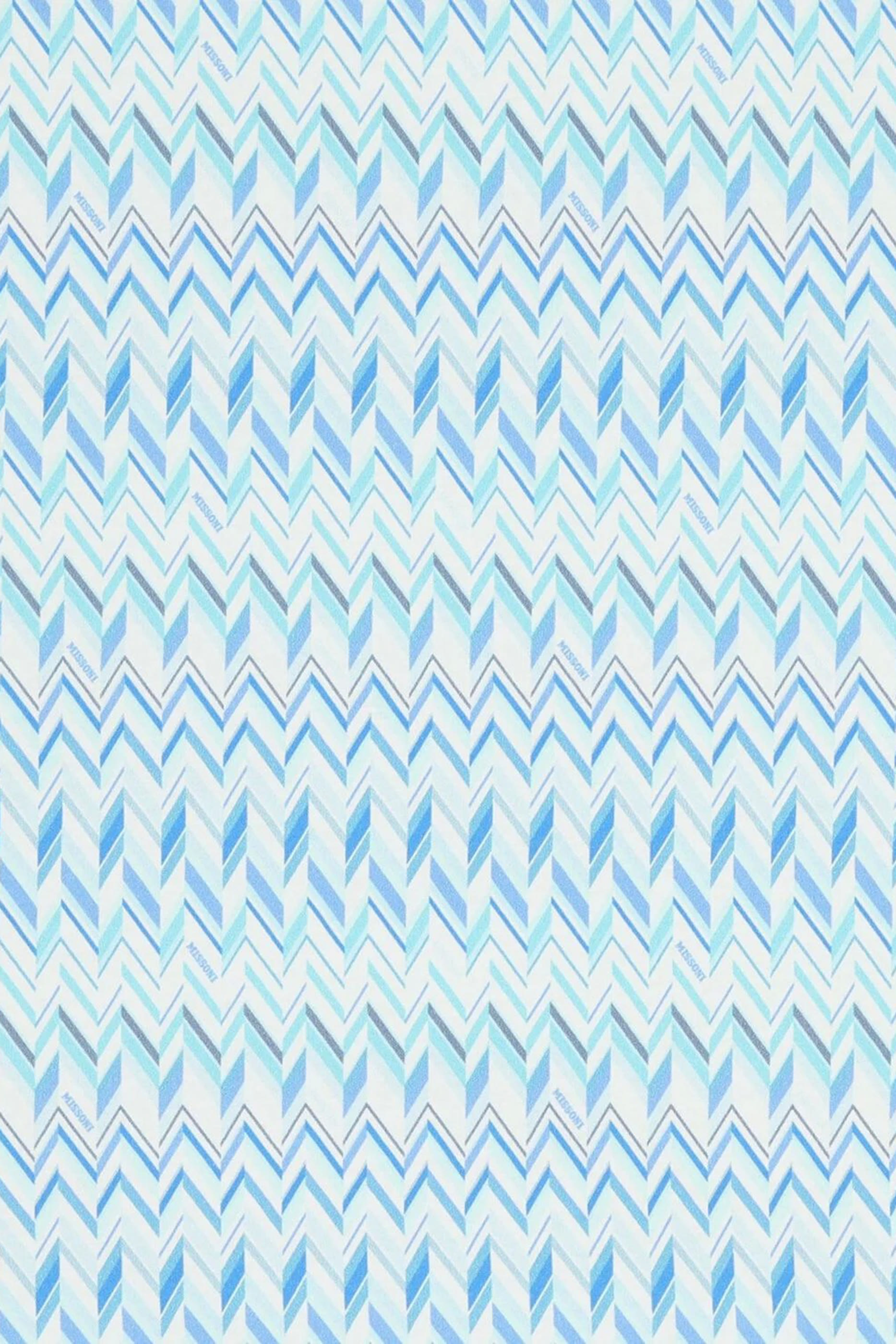 بطانية بشعار الماركة ونقشة خطوط متعرجة للأطفال