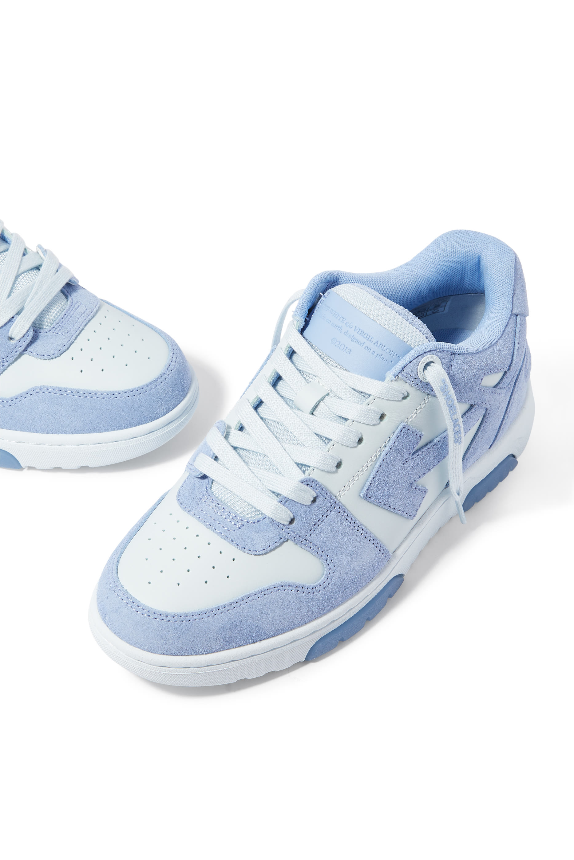 سنيكرز اوت اوف اوفيس شمواه