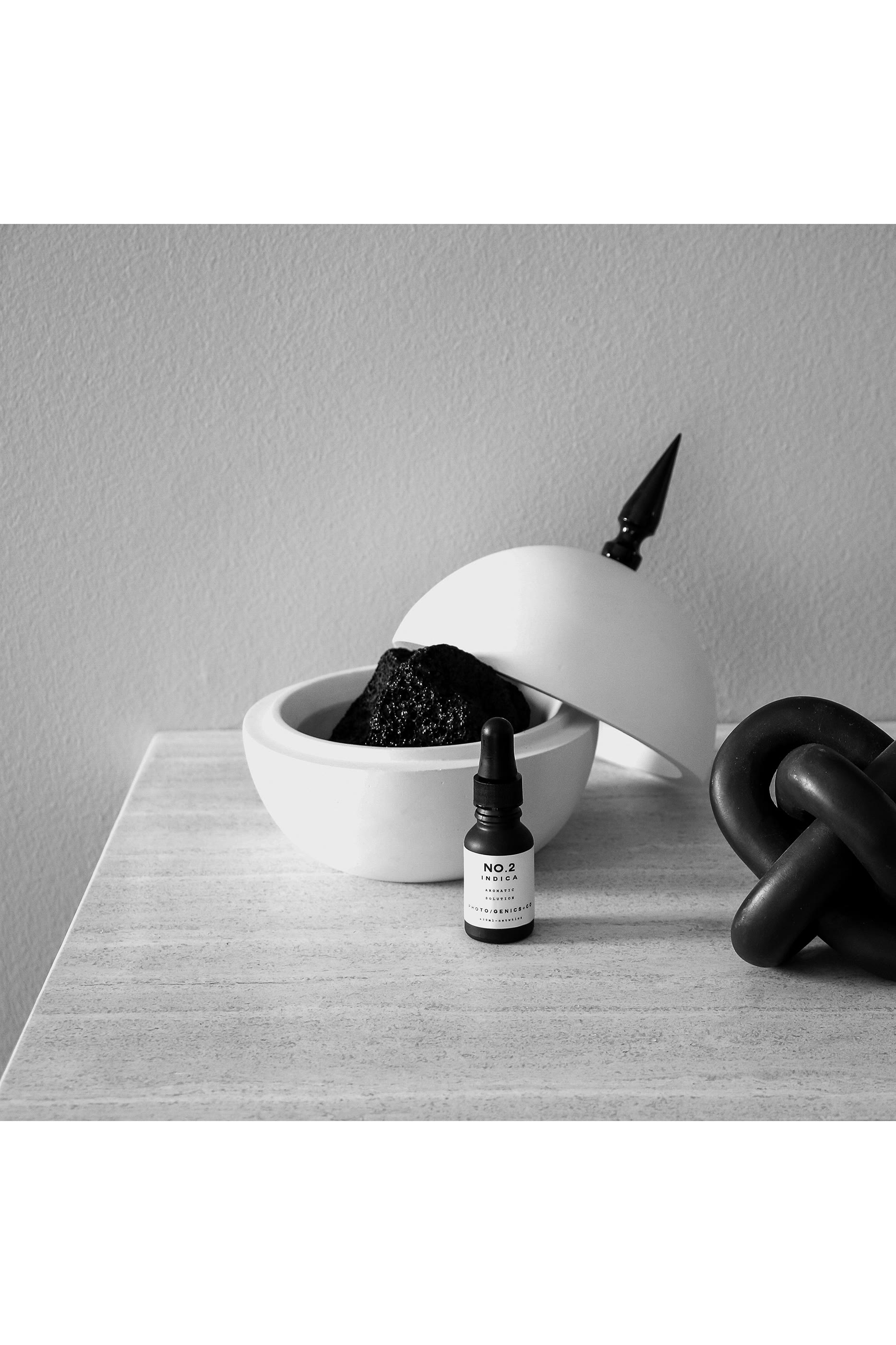 موزع عطر رقم 2 إنديكا في وعاء مقبب خرساني